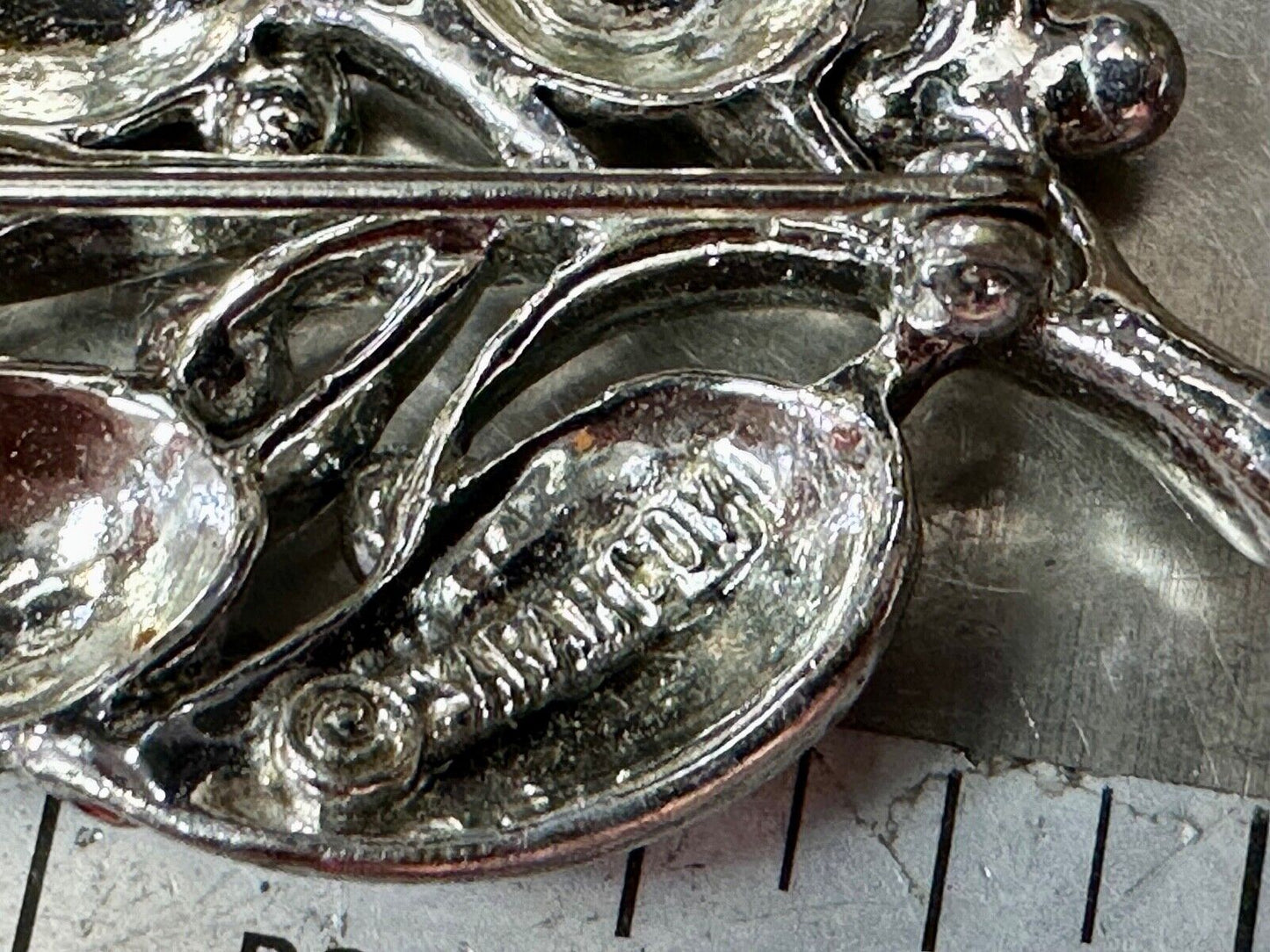 5 Leaf Stem Twig vintage Sarah Coventry signed silver tone brooch pin