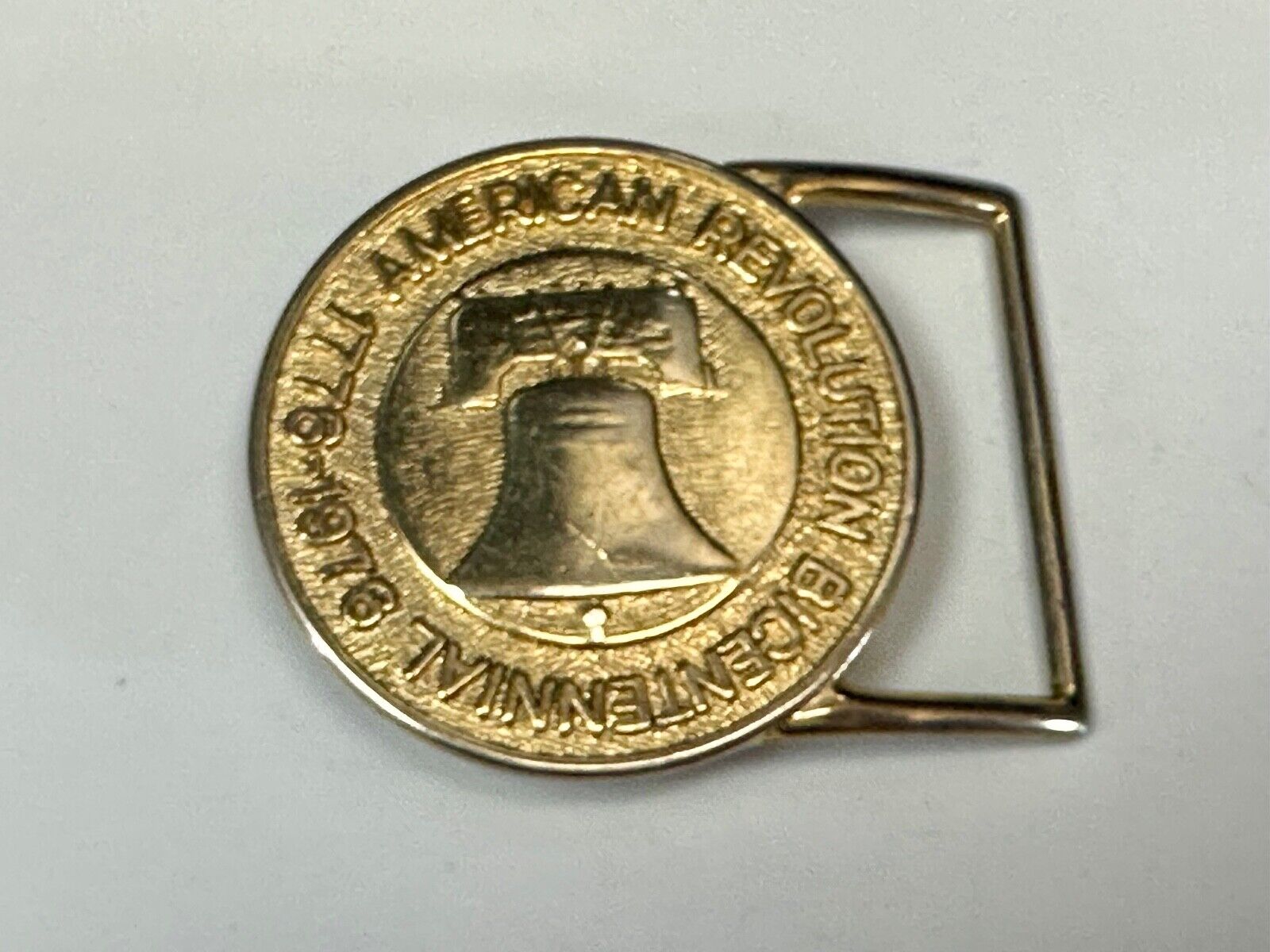 American Revolution bicentennial liverty bell round gold tone belt buckle