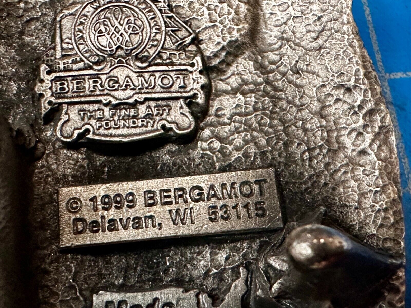 Bison Buffalo Grazing Bull Head Belt Buckle 1999 by Bergamot Brass Works # 1-144