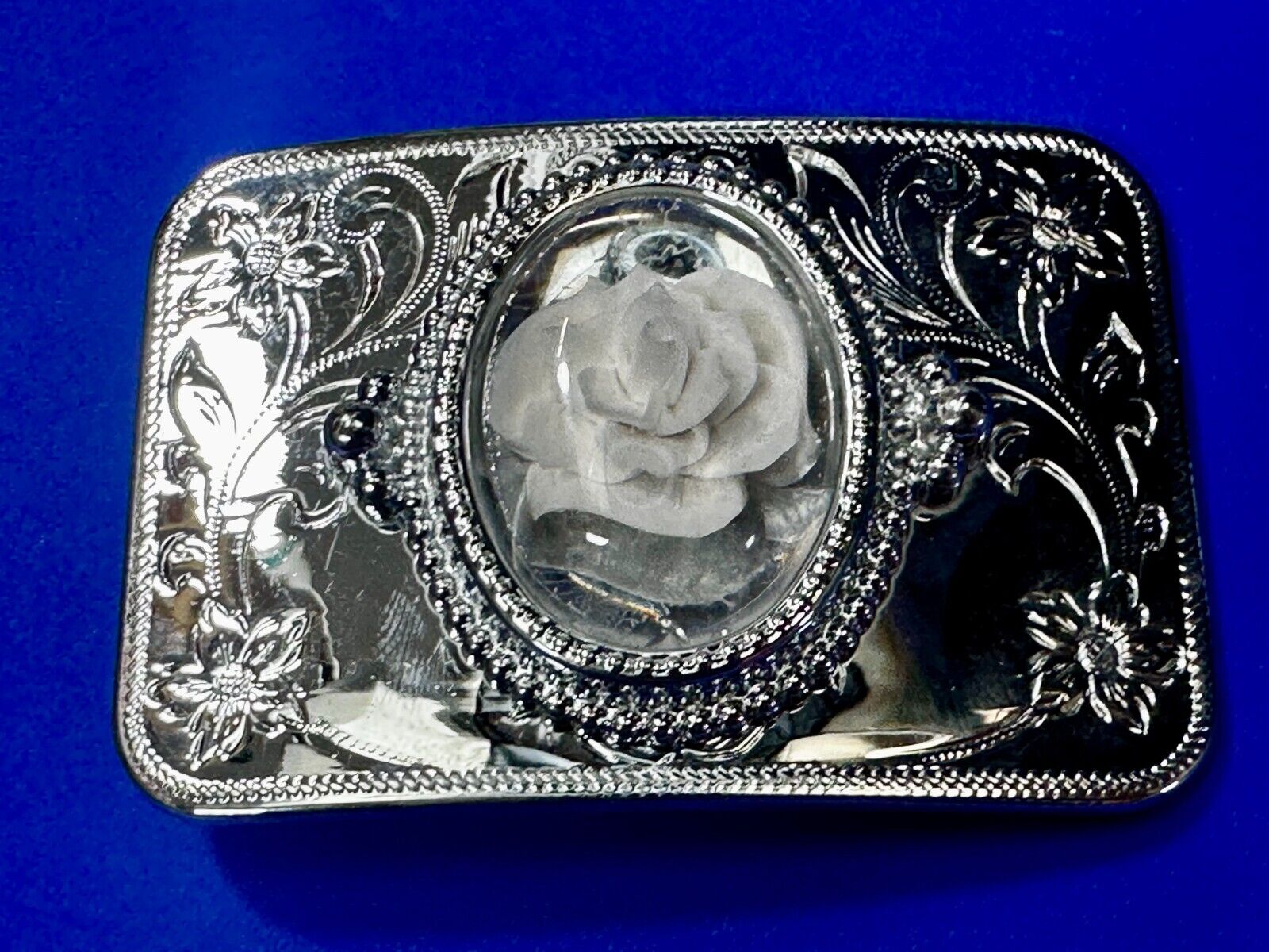 3D Flower Inside of Centerpiece Vintage Silver Tone Western Style Belt Buckle