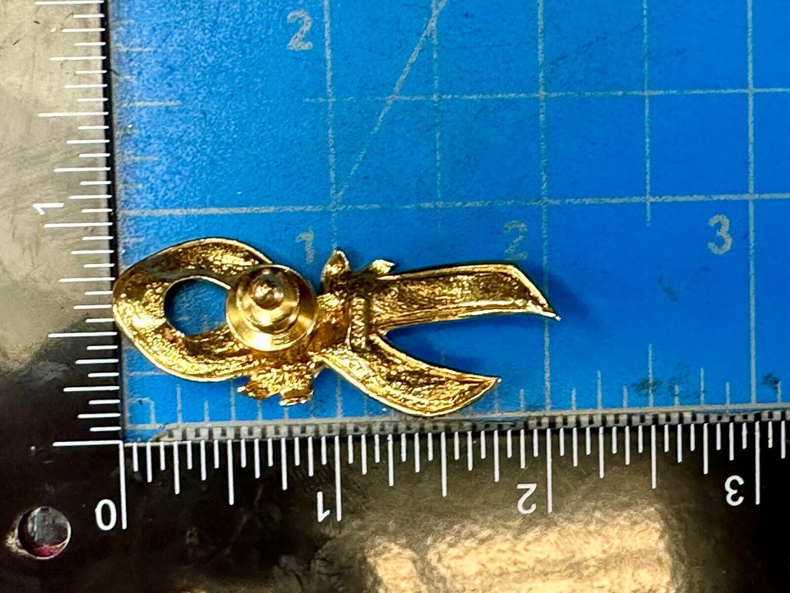 Avon Gold Tone Pink Enamel Ribbon Breast Cancer Awareness Brooch Pin 2"