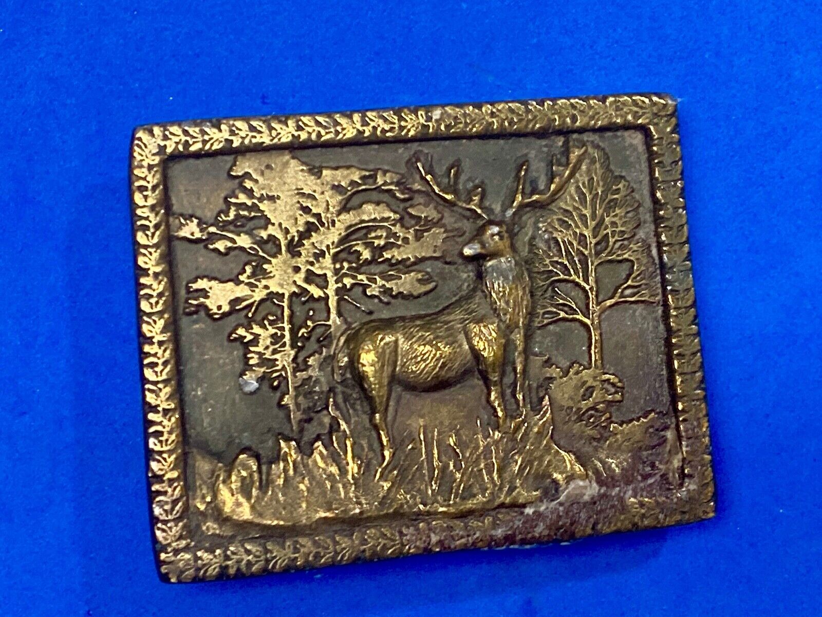 Vintage 1975 ADEZY BELT BUCKLE-DEER AND BUCK IN FOREST SCENE-PEWTER TONE
