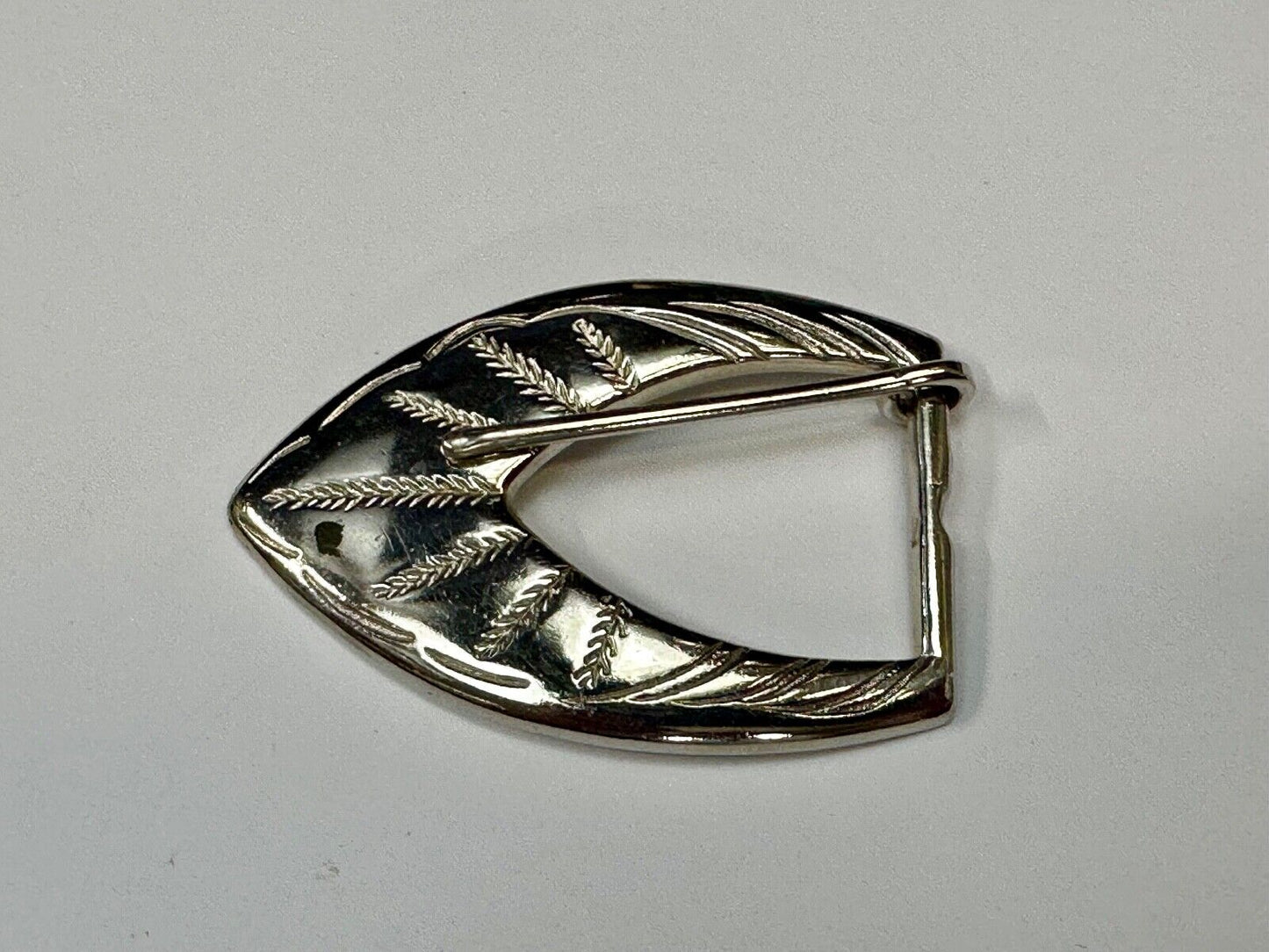 Vintage gold tone pointed Triangle Leaf theme replacement belt buckle
