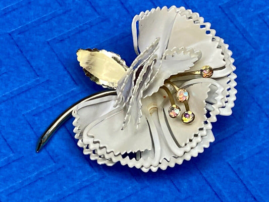 Vintage Enamel Flower 3-D Retro Pin Brooch White Petals Rhinestones By Avon 