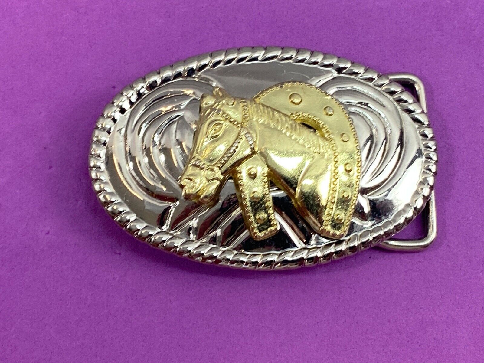 Two toned HORES HEAD BUST inside horseshoe western cowboy oval belt buckle
