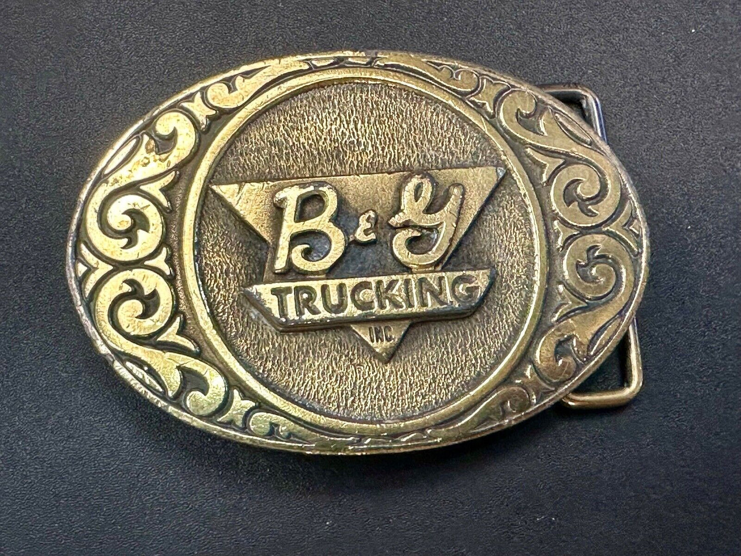 Vintage B & Y Trucking Western Promotional Advertising belt buckle