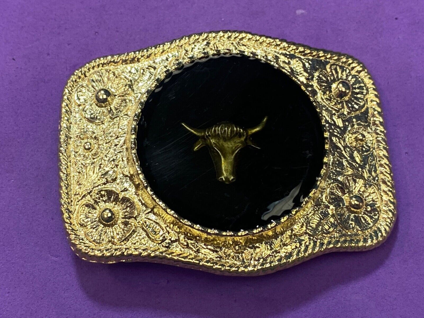 Unique Translucent centerpiece - Texas LongHorn Steer Head western belt buckle