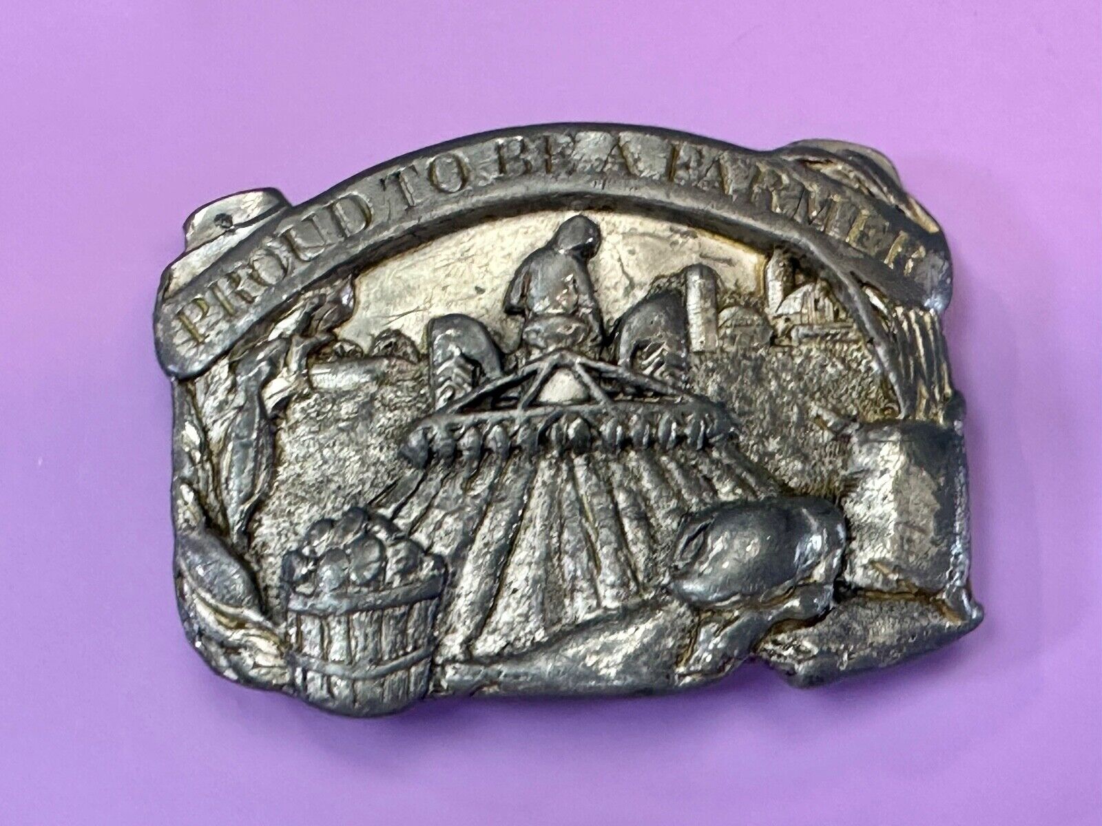 The American Farmer - Best in the World  Im proud to be a farmer Vtg belt buckle