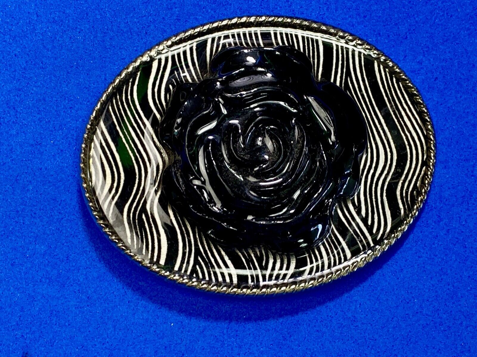 Trippy Black And White Flower Theme Wavy Lines Oval Belt Buckle 