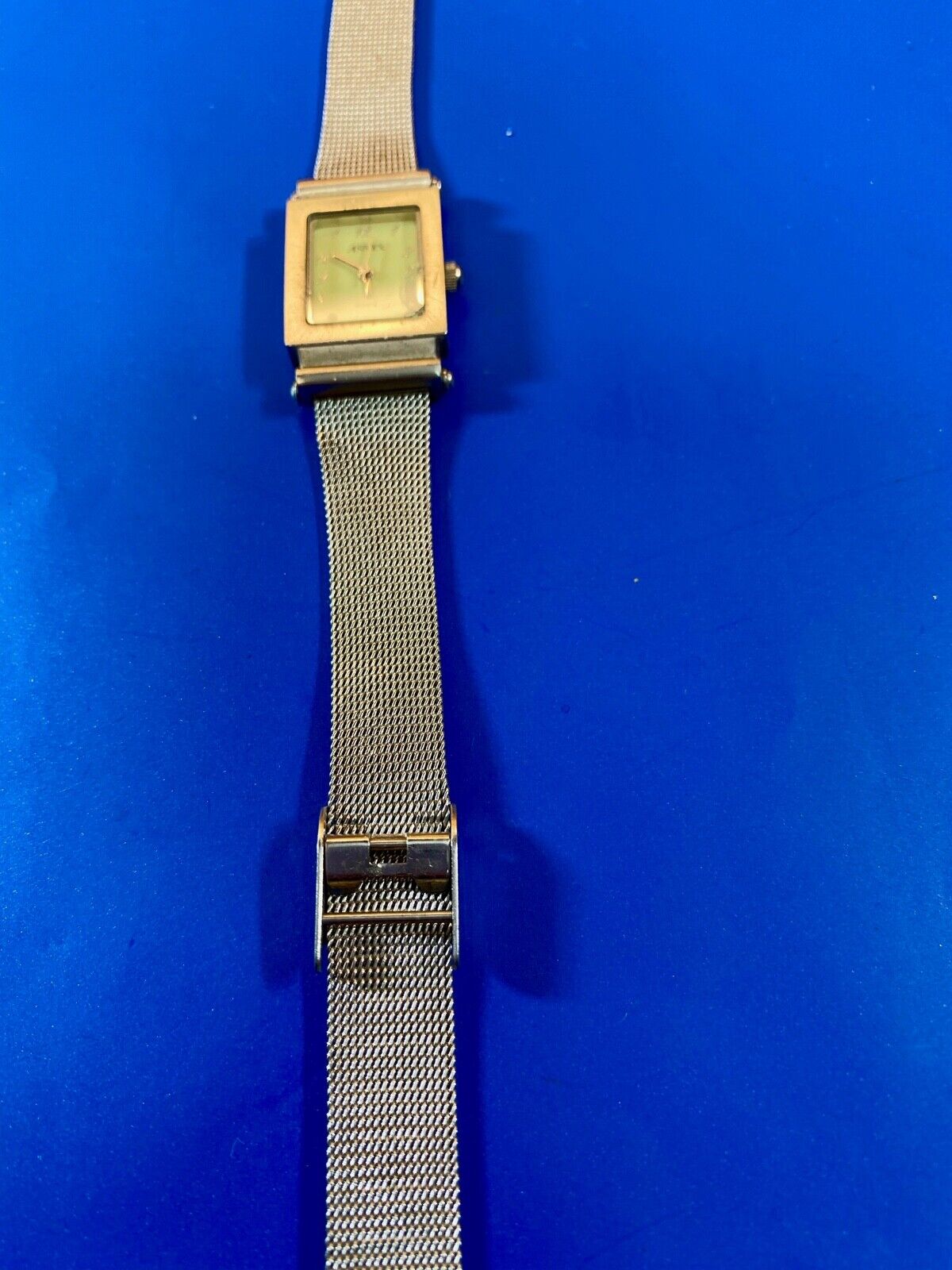 Annex Mesh Band Ladies Women's Watch Cracked Glass But Working Well! 