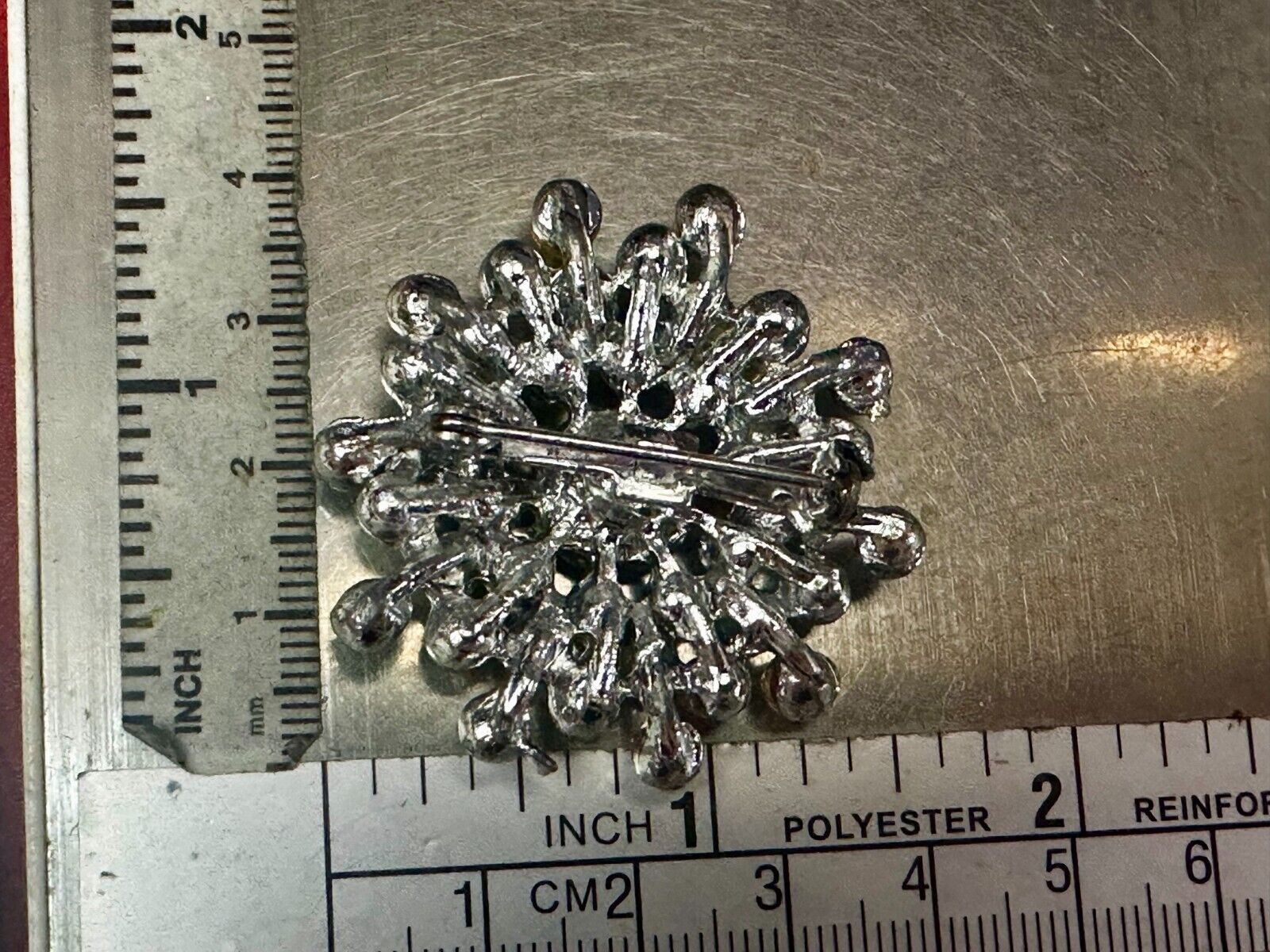 Beautiful Round Flower Shaped Rhinestone Cluster Silver Tone Brooch Pin