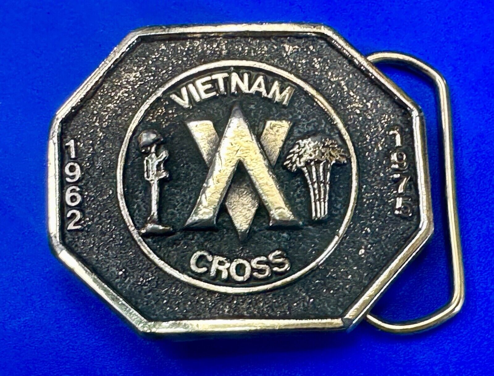 Vietnam Cross of Gallantry award 1962 - 1975 The Great American belt buckle Co