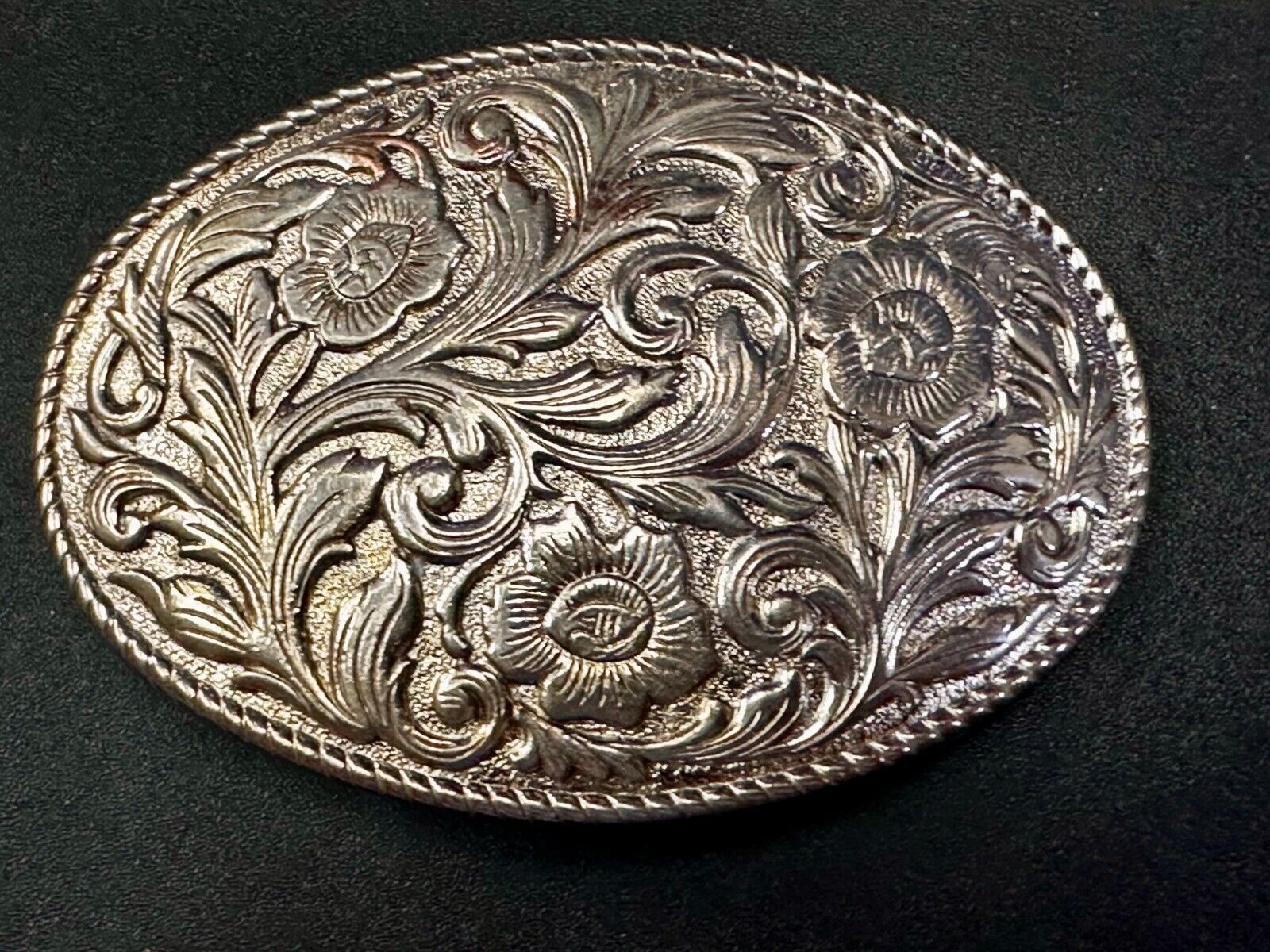 Vintage gold tone western flower swirl floral design belt buckle