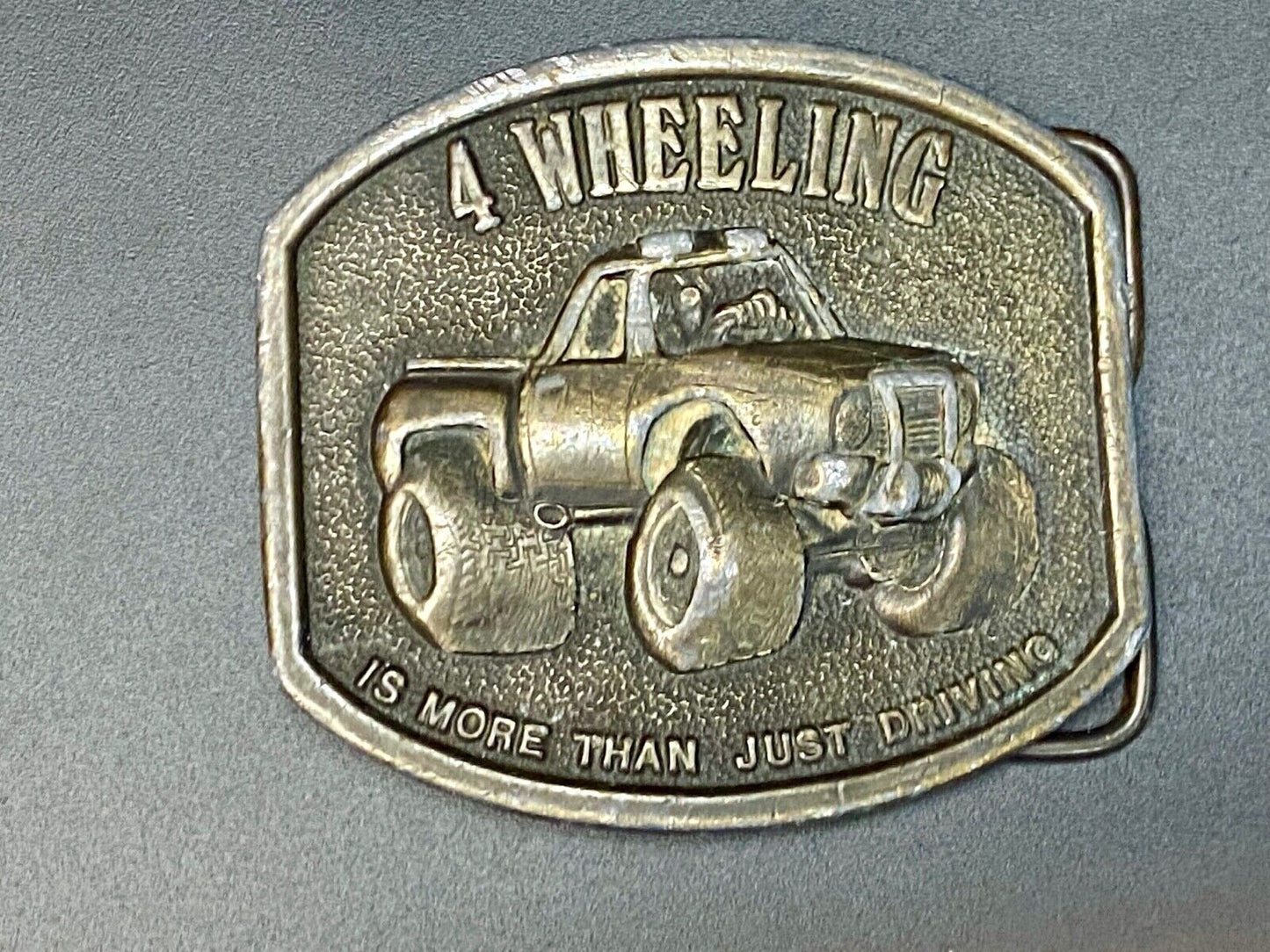 4 wheeling It's more than just driving, belt buckle by Bergamot Vintage, 1976