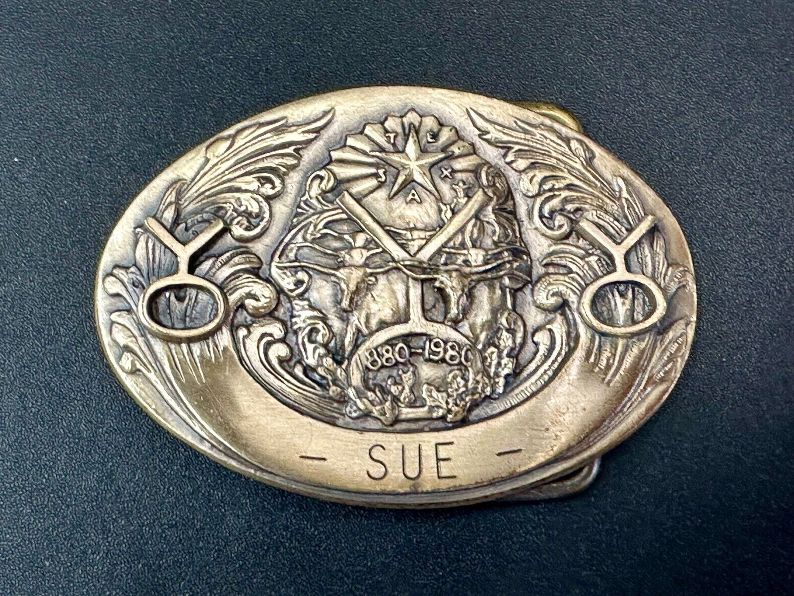 TEXAS NAME SUE 1880 - 1980 100 year celebration star longhorn belt buckle