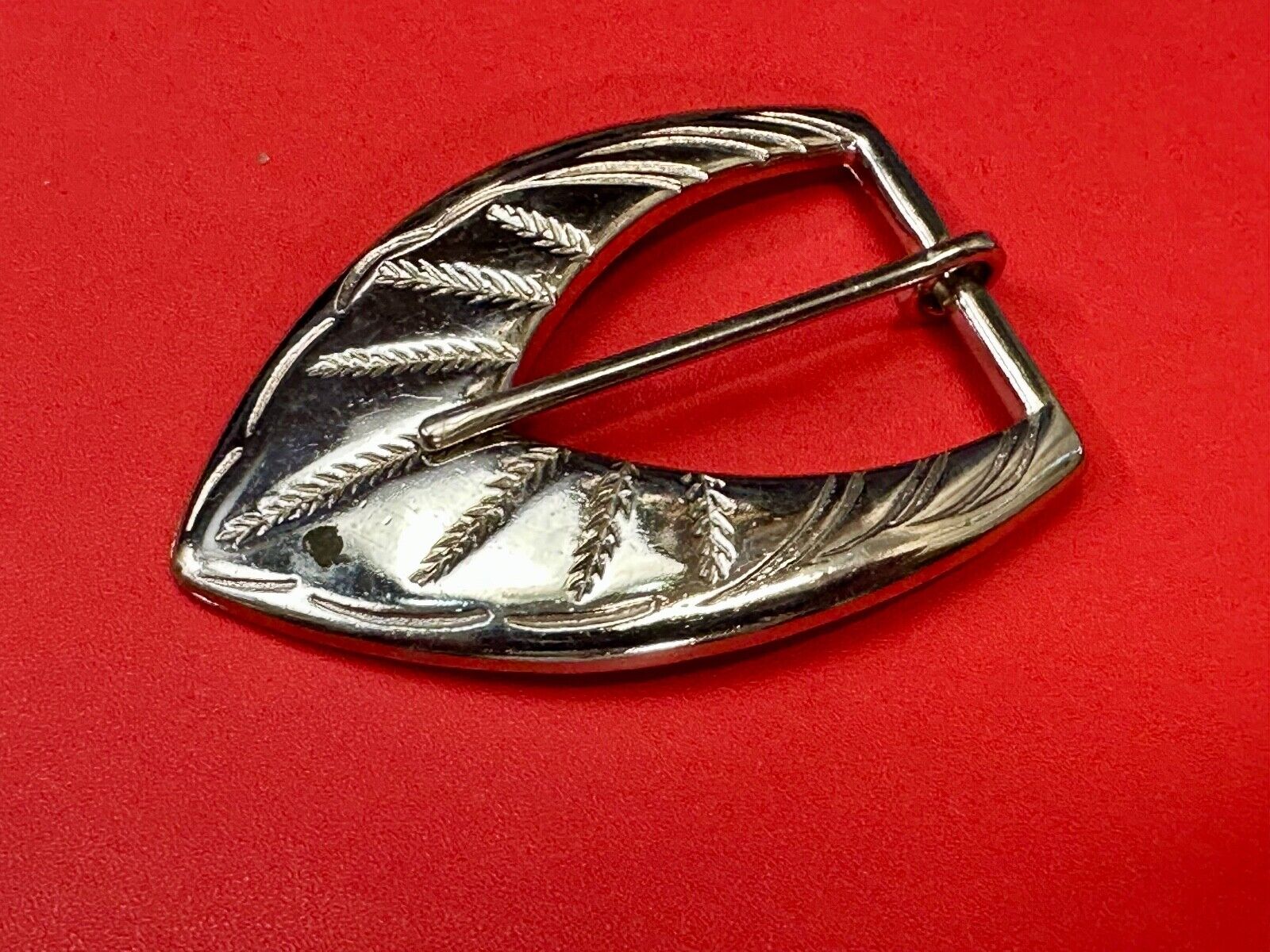 Vintage gold tone pointed Triangle Leaf theme replacement belt buckle