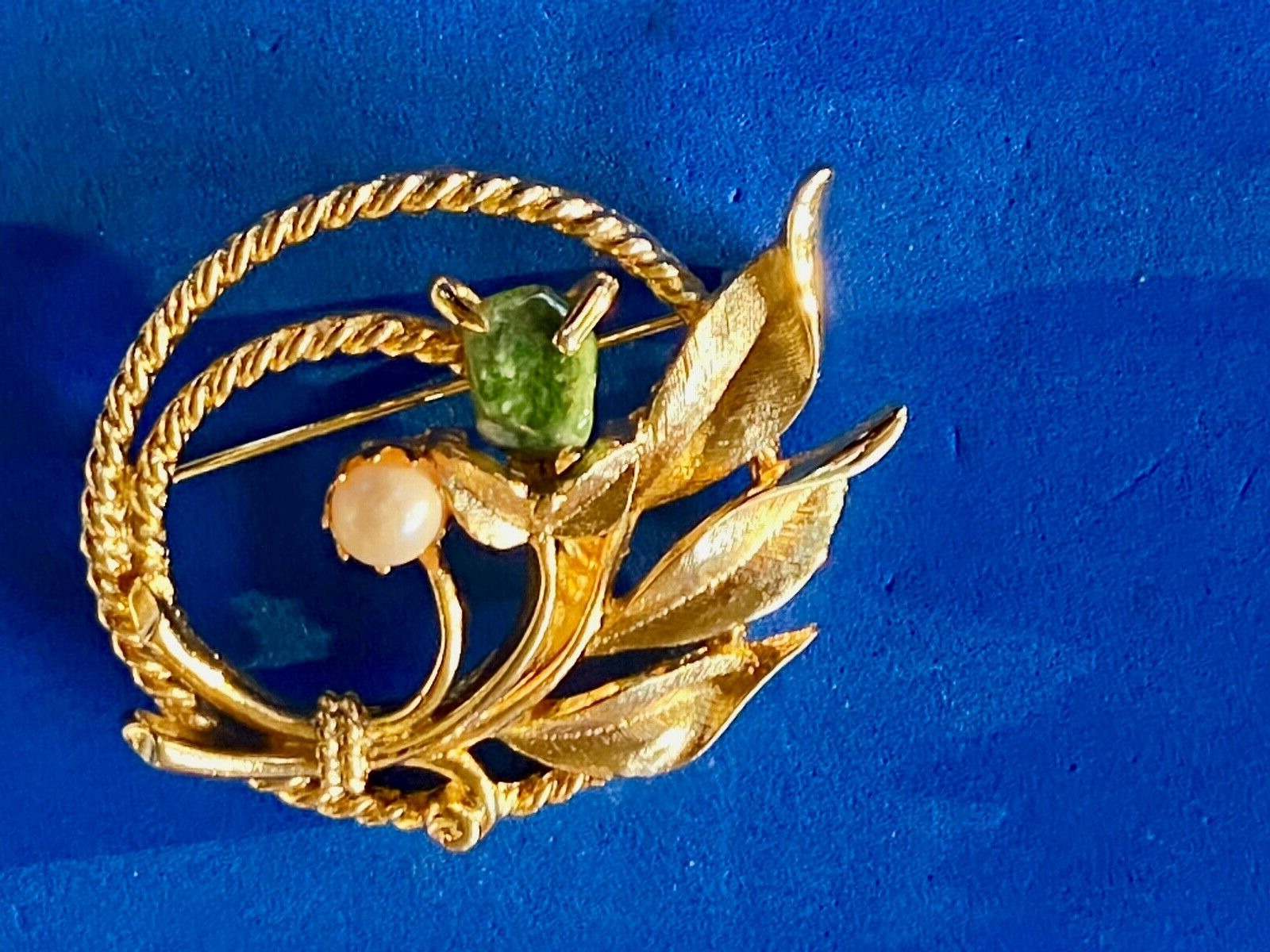 Vintage JADE GARDEN Gold Tone  Wreath Green Faux Pearl Flowers Sarah Coventry