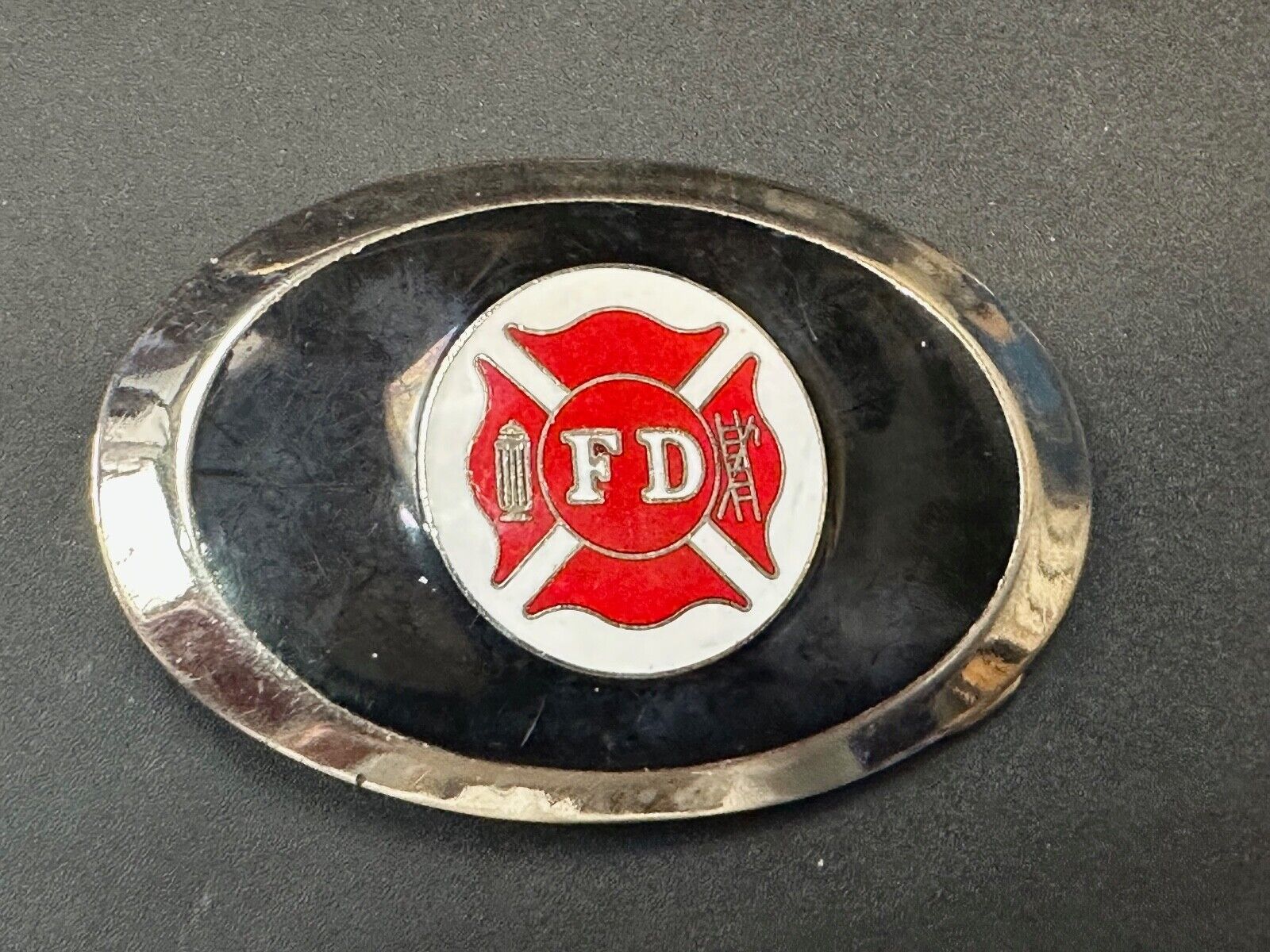 Vintage Fire Firefighter FD Hydrant Axe Ladder Black & Red Oval belt buckle