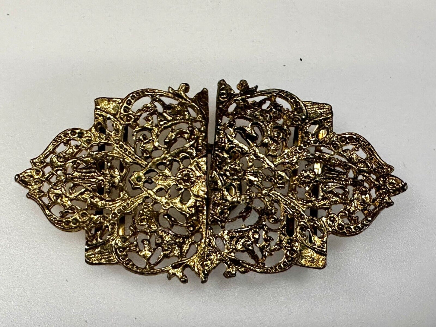 Victorian Style Filigree Metal Two Piece Interlocking Gold Tone Belt Buckle