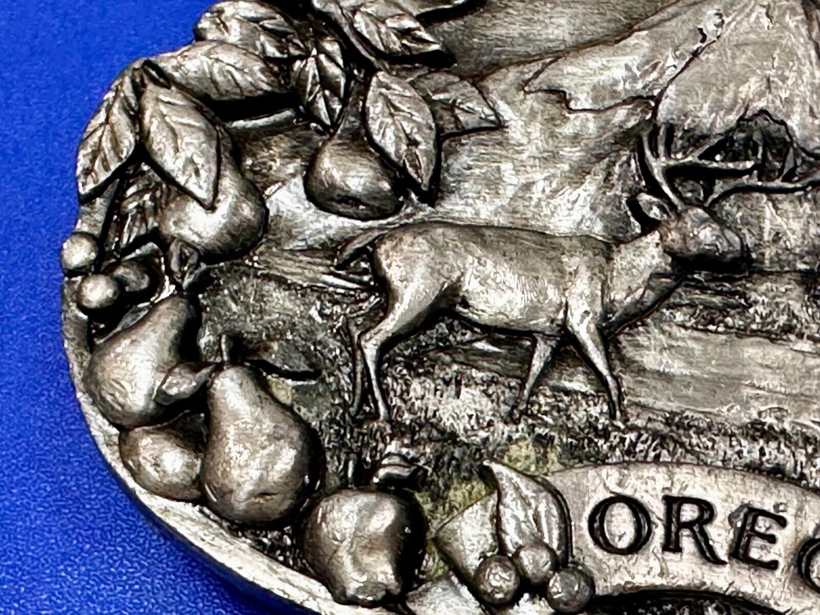 Majestic Mt. Hood River Valley Oregon Scenery Vtg 1981 Commemorative Belt Buckle