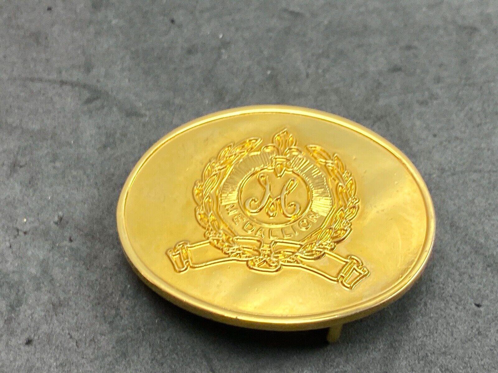 Vintage gold tone Medallion ribbon small 2"  belt buckle 