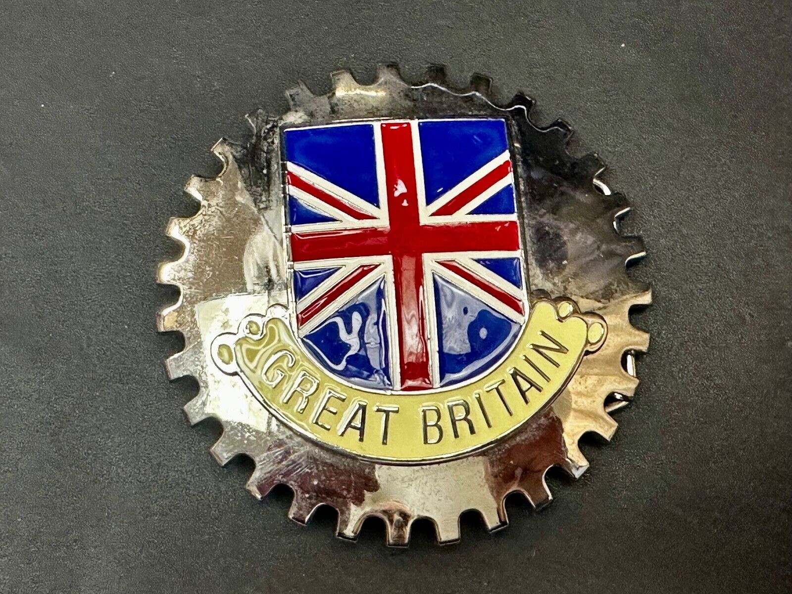 Uk Flag Vintage Gear shaped Silver Tone Belt Buckle by Artifakt
