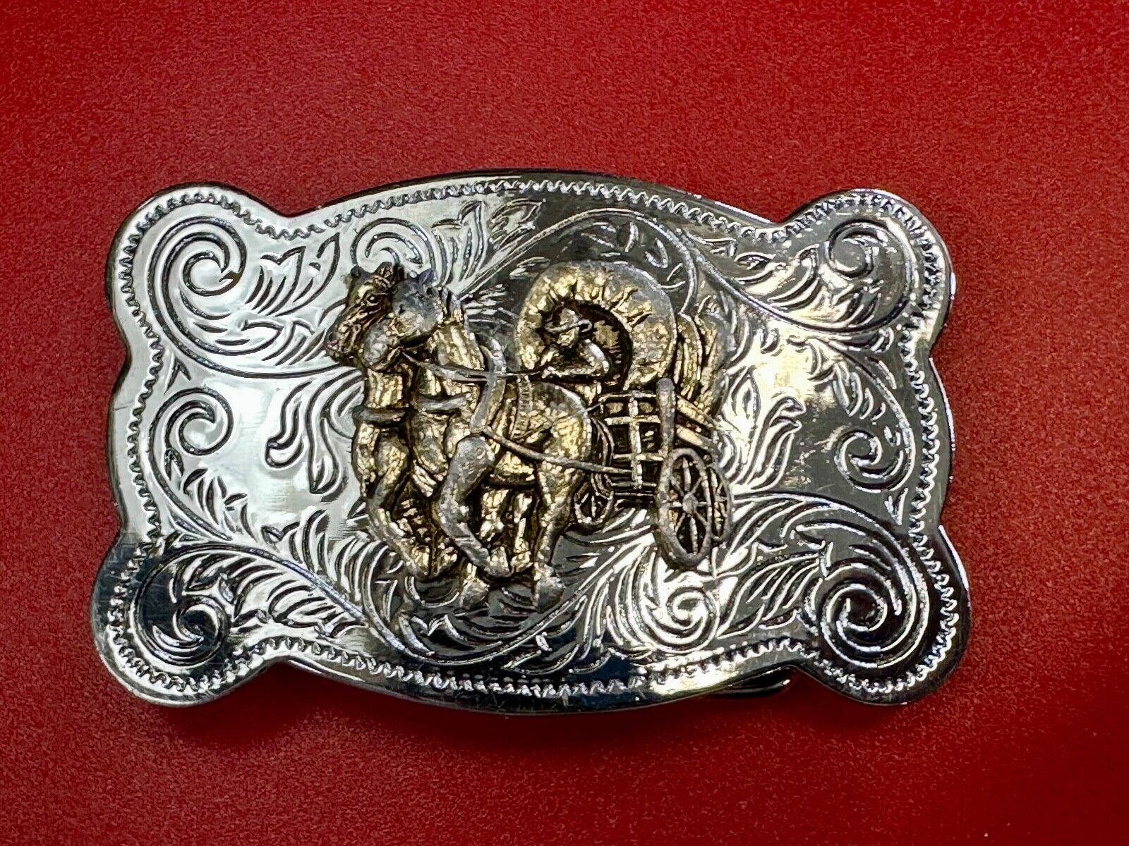 Vintage Horse Drawn Covered Wagon two tone belt buckle made in Japan