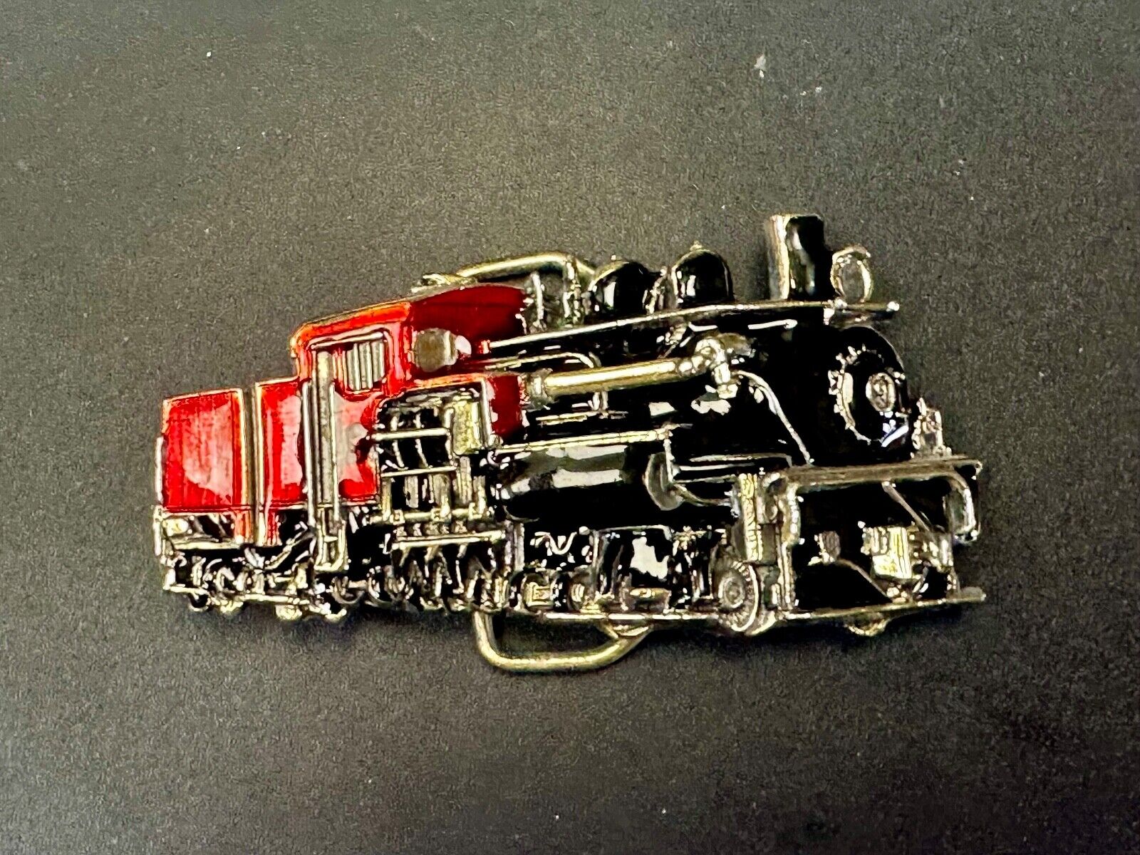 Train Rail Road Steam Engine Through cutout 1983 Great American belt buckle