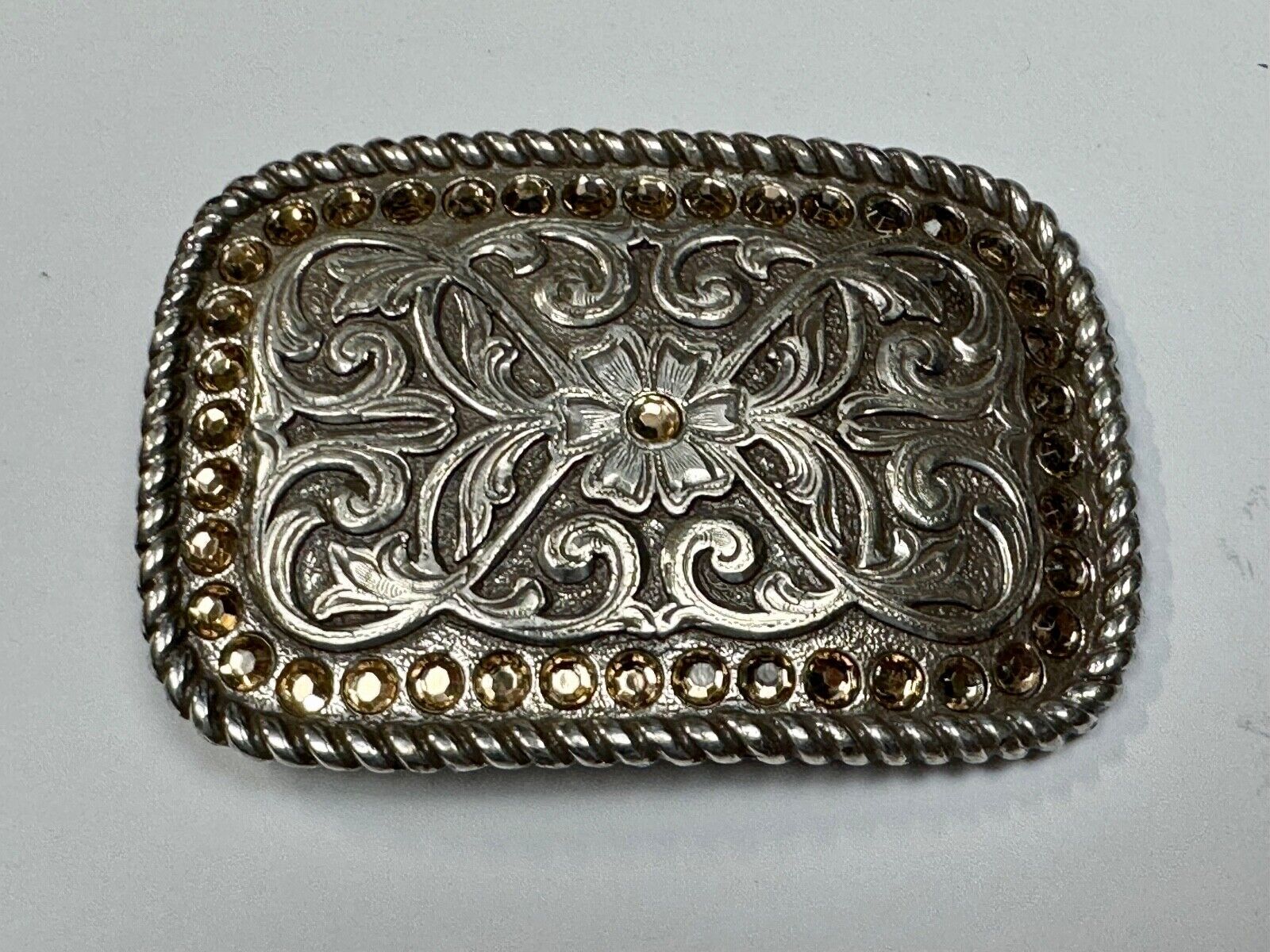Beautiful western cowgirls rectangular belt buckle w/ Rhinestone boarder