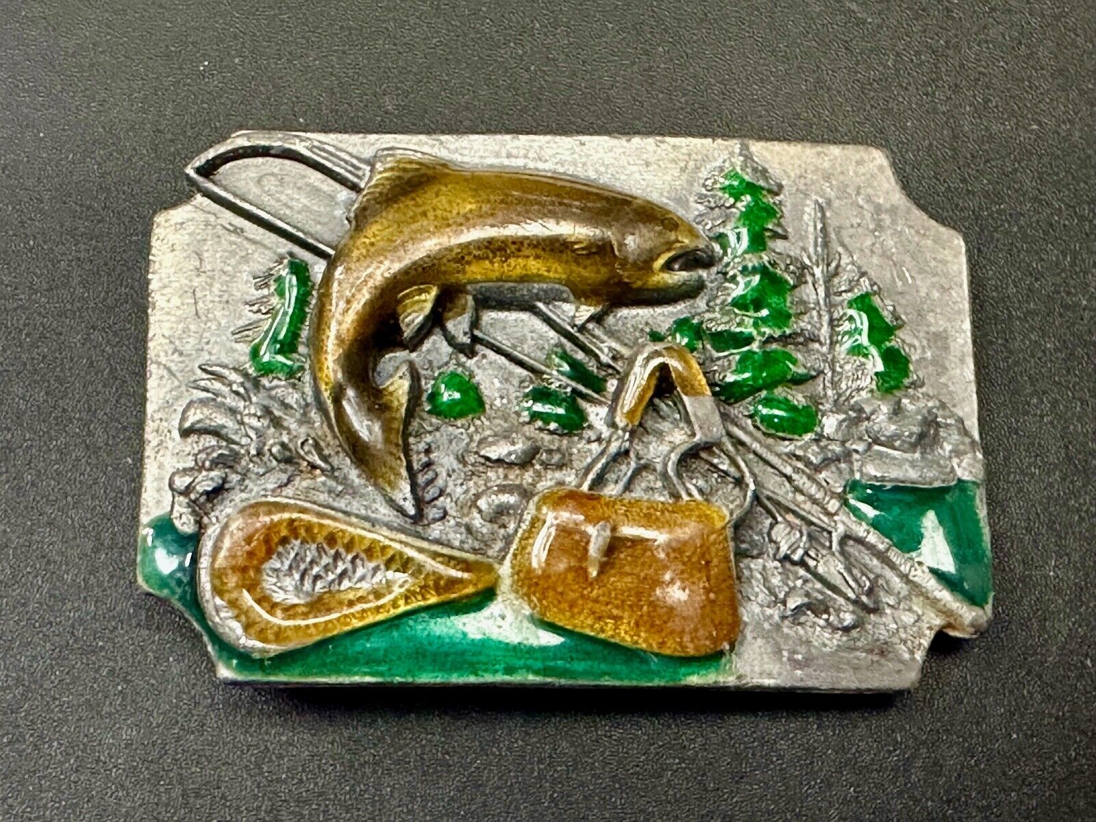 A bad day fishing is Better than a good day of working Vtg. Siskiyou Belt Buckle