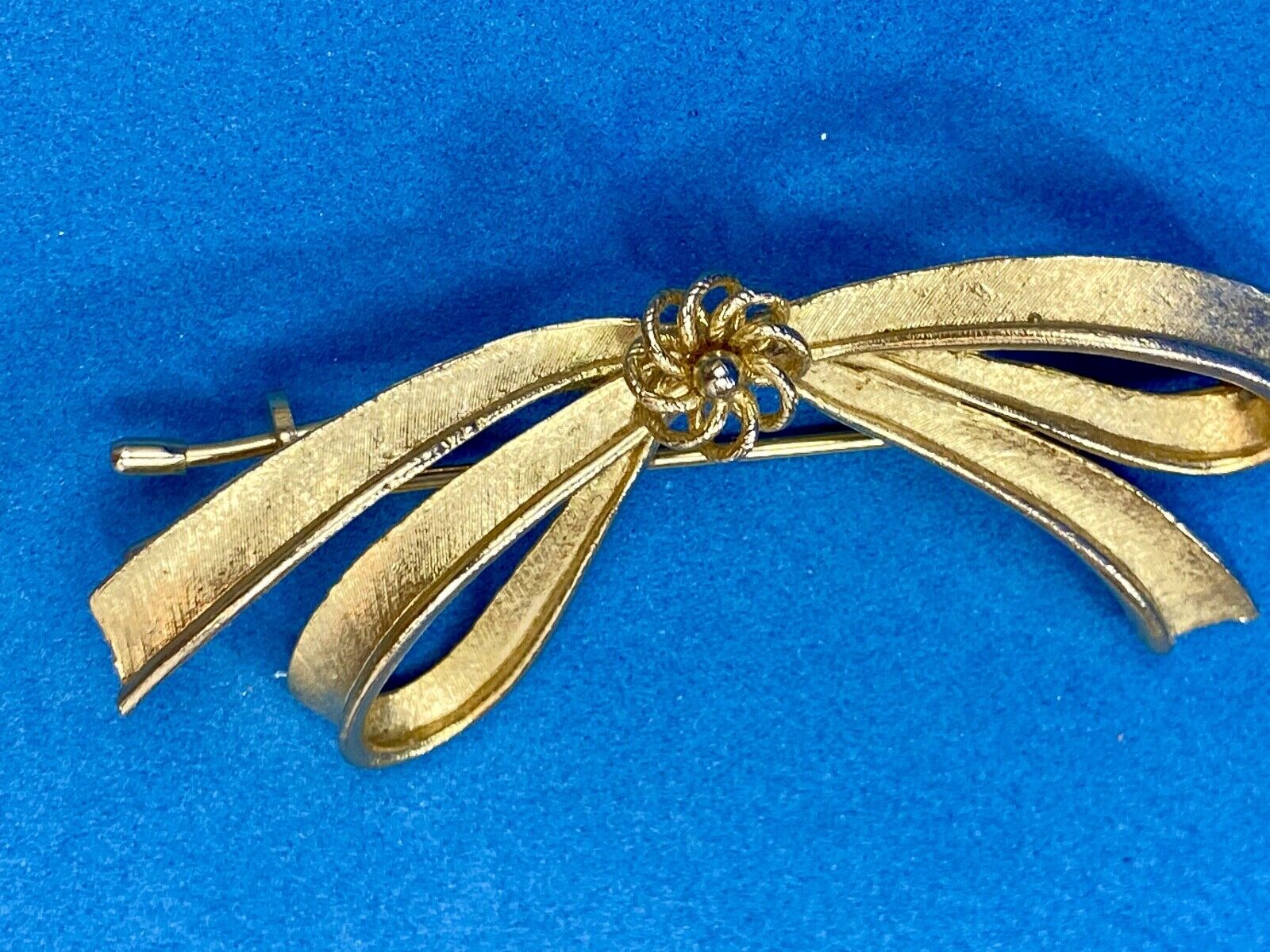 Vintage DENBE Ribbon Bow Gold Tone Brooch Pin Costume Jewelry