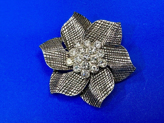 Adorable Figural BOW Premere Designs PD signed vintage brooch pin