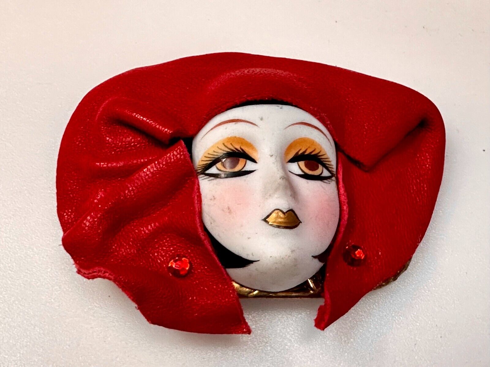 Unique Porcelain? Doll Face in Red Flapper Vintage Women's Belt Buckle