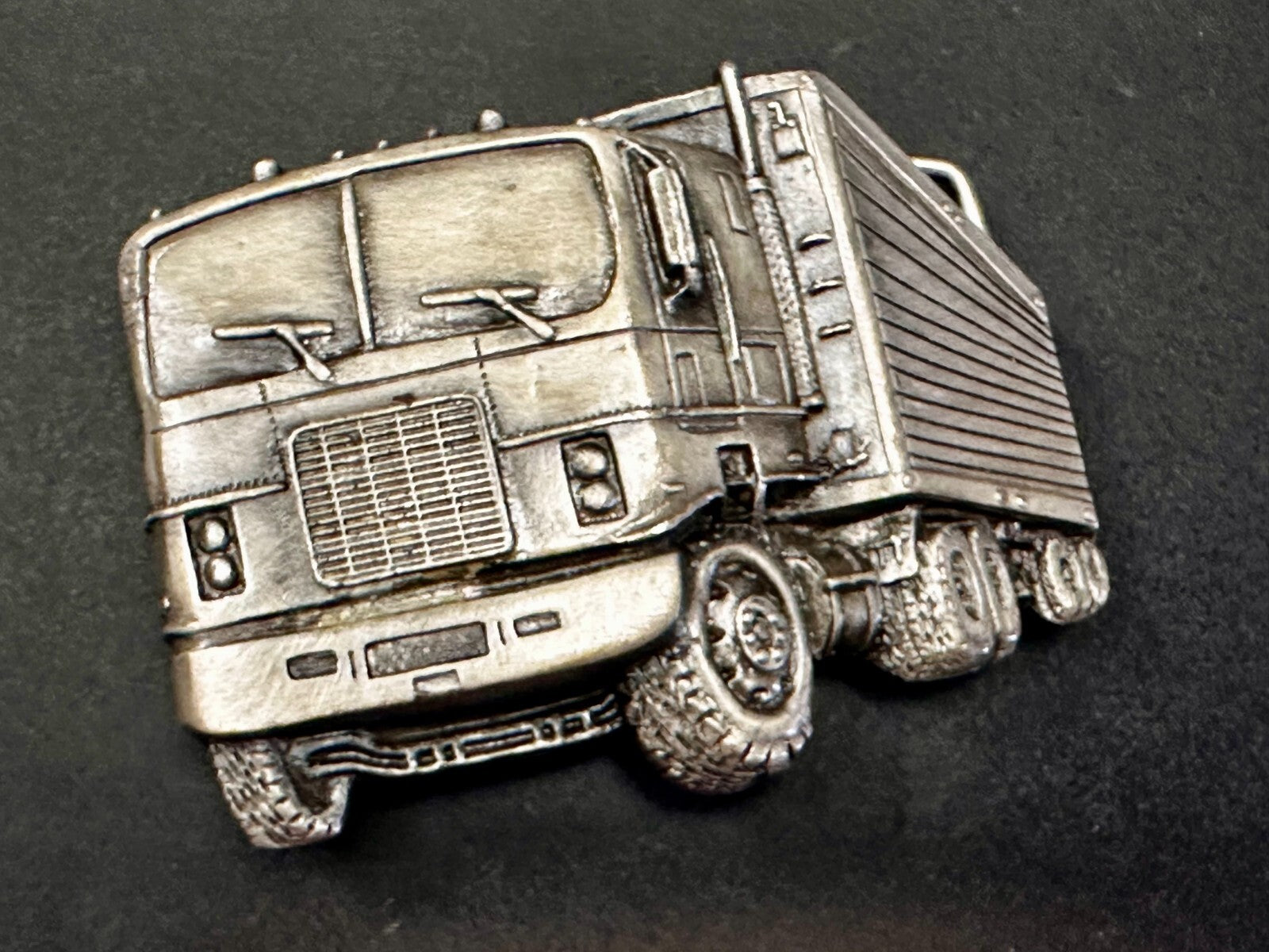 Vintage 1980 Semi Truck Long Haulers Drivers Trucker Indiana Metal Belt Buckle