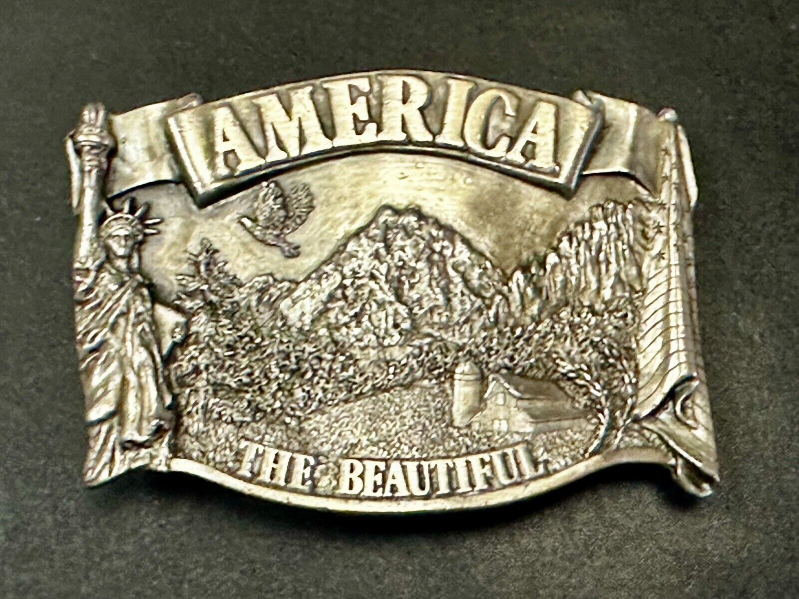 America The Beautiful USA Majestic Scenery -  1983 Bergamot Belt Buckle -O-L38