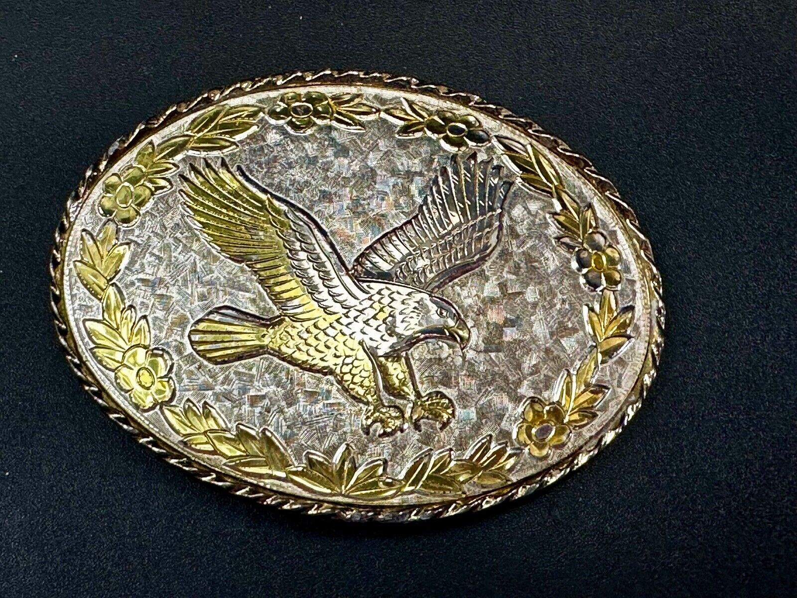 Vintage EAGLE flying High western etched flower swirl design belt buckle - W