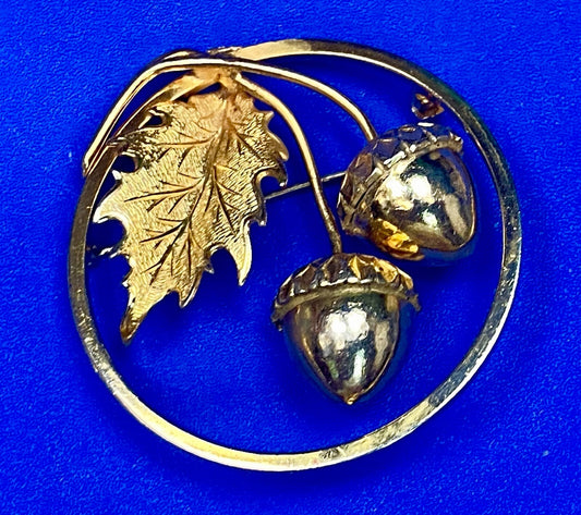 Acorn Leaf Openwork Gold Color Brooch Pin Signed Giovanni