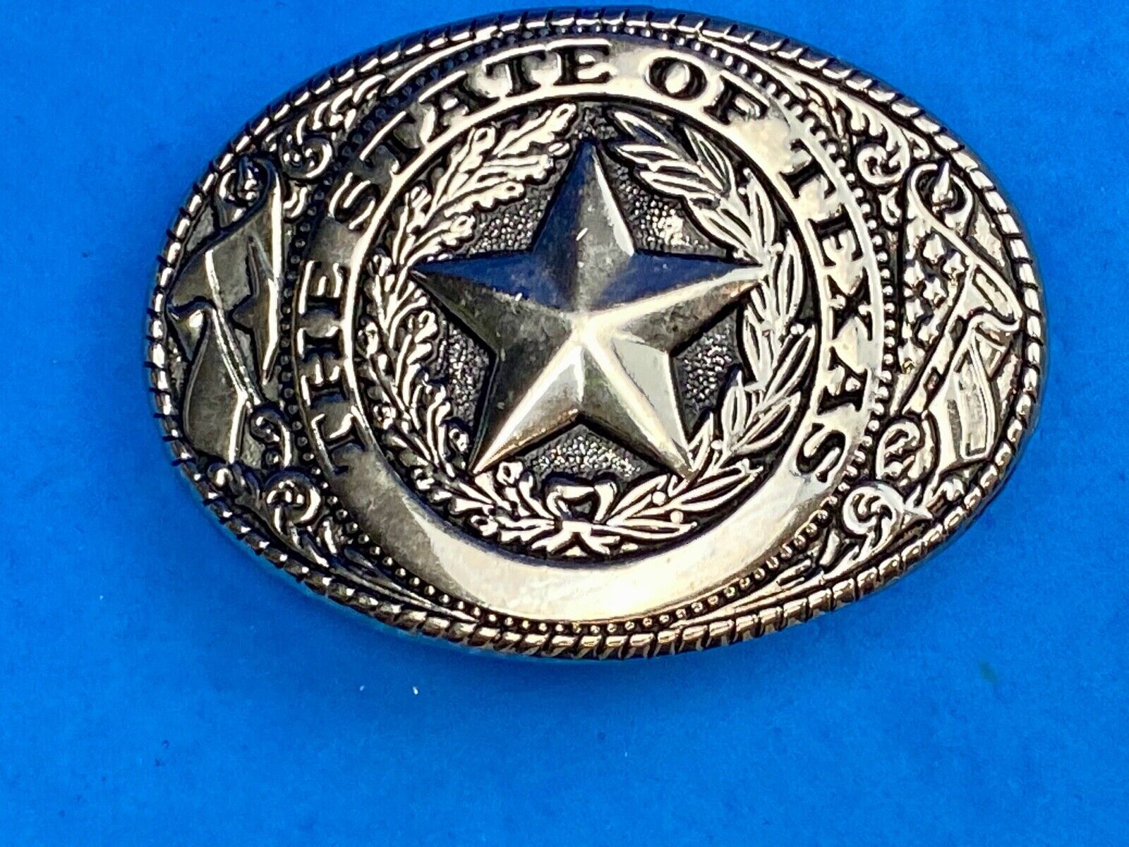 THE GREAT STATE OF TEXAS Star Black and Silver color flower swirl belt buckle 