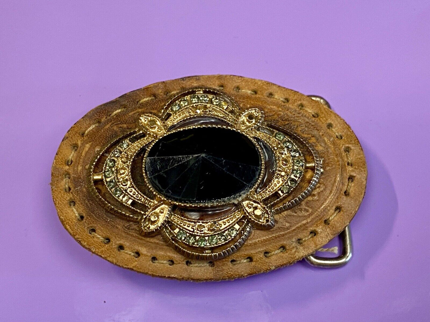 Vintage Leather oval belt buckle with cracked Oval Cab style center belt buckle