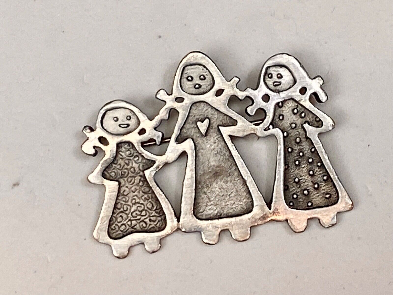 Three Sisters Cynthia Webb Pewter Silver tone Vintage Brooch Pin