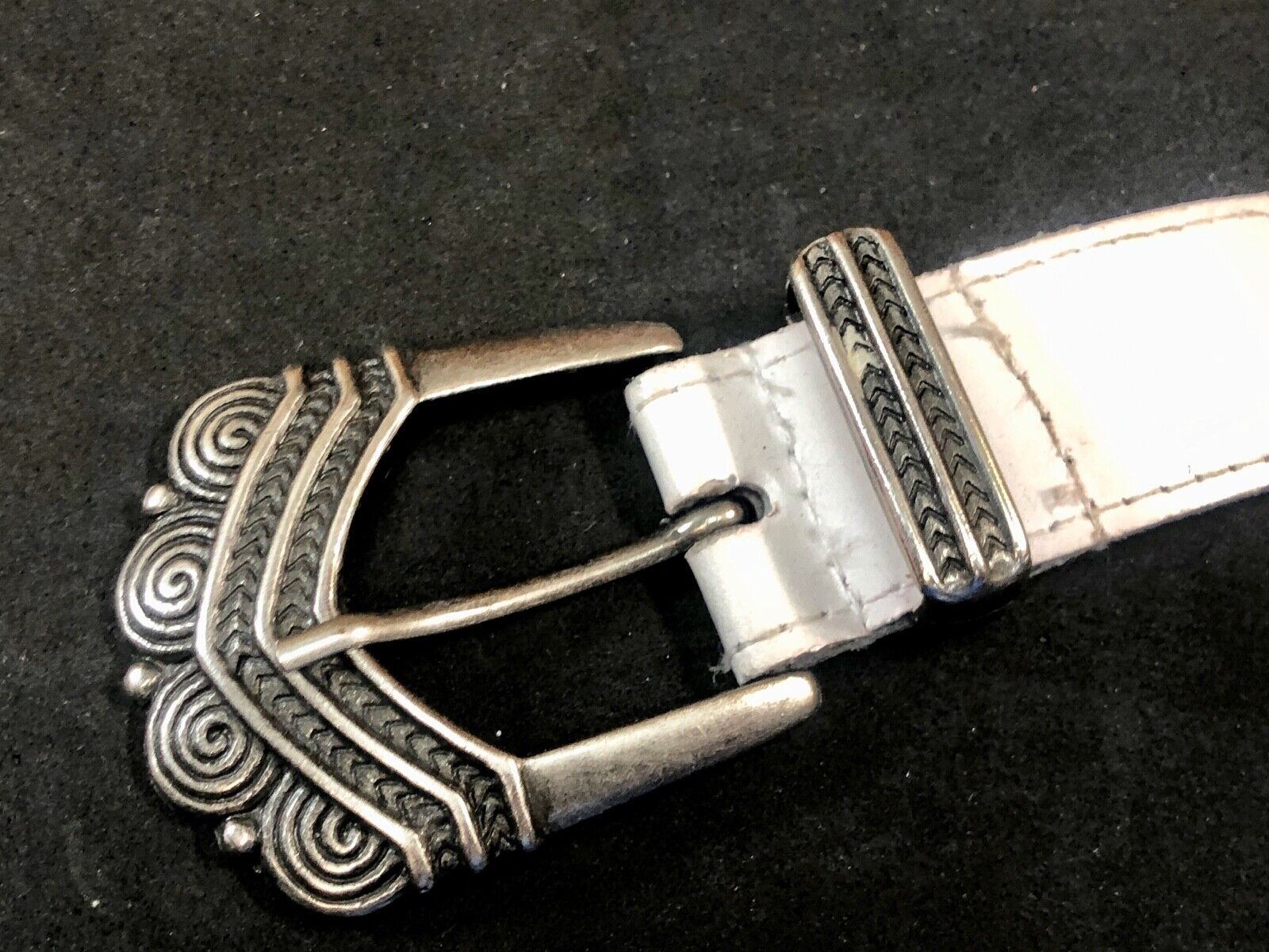 Victorian or gothic silver tone?  Dress Simple metal 2 piece Belt Buckle 