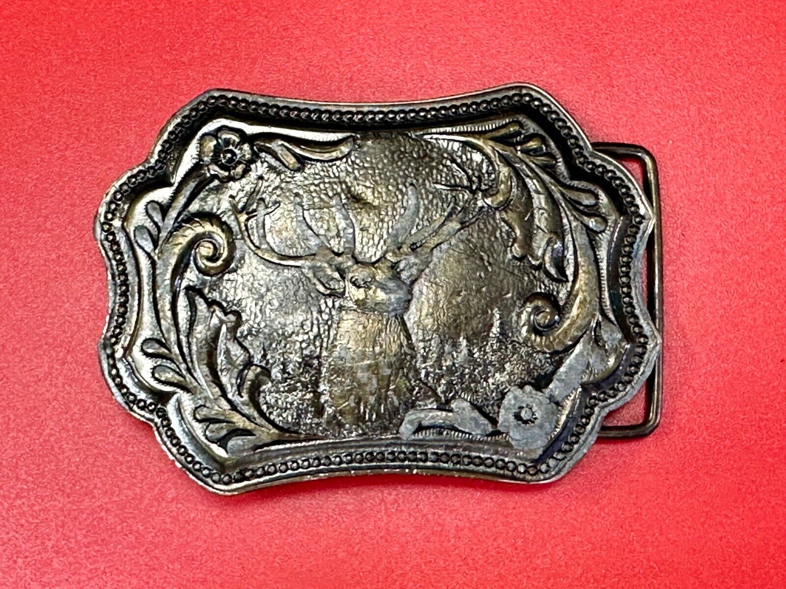vintage Deer Buck hunters Wyoming Studio art works belt buckle to restore paint
