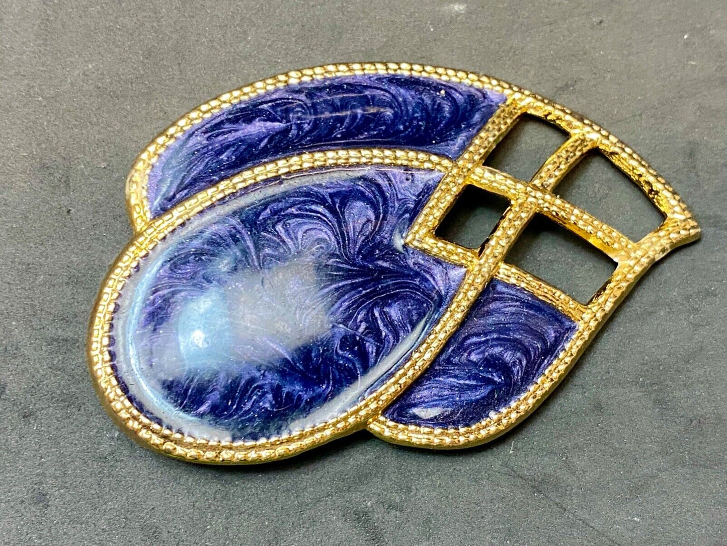 Vintage DayLor Tear Rain Drop style retro gold tone belt clip buckle