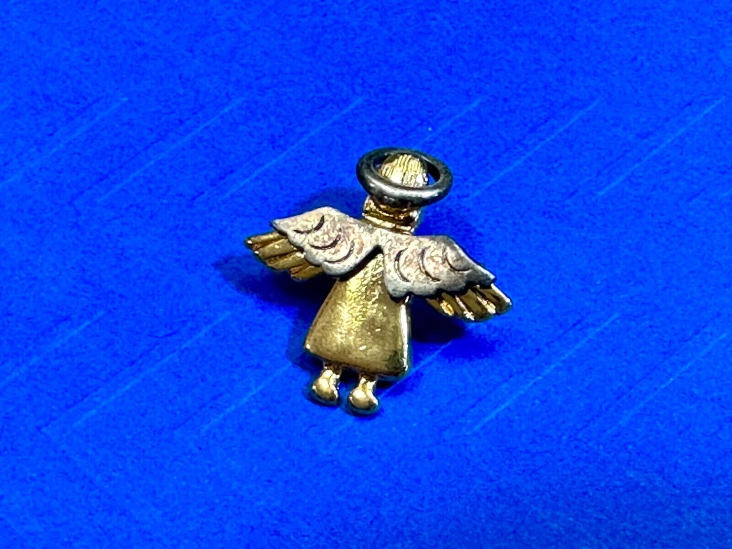 Angel Flying Away!   Vintage two tone Adorable small Vintage pin brooch