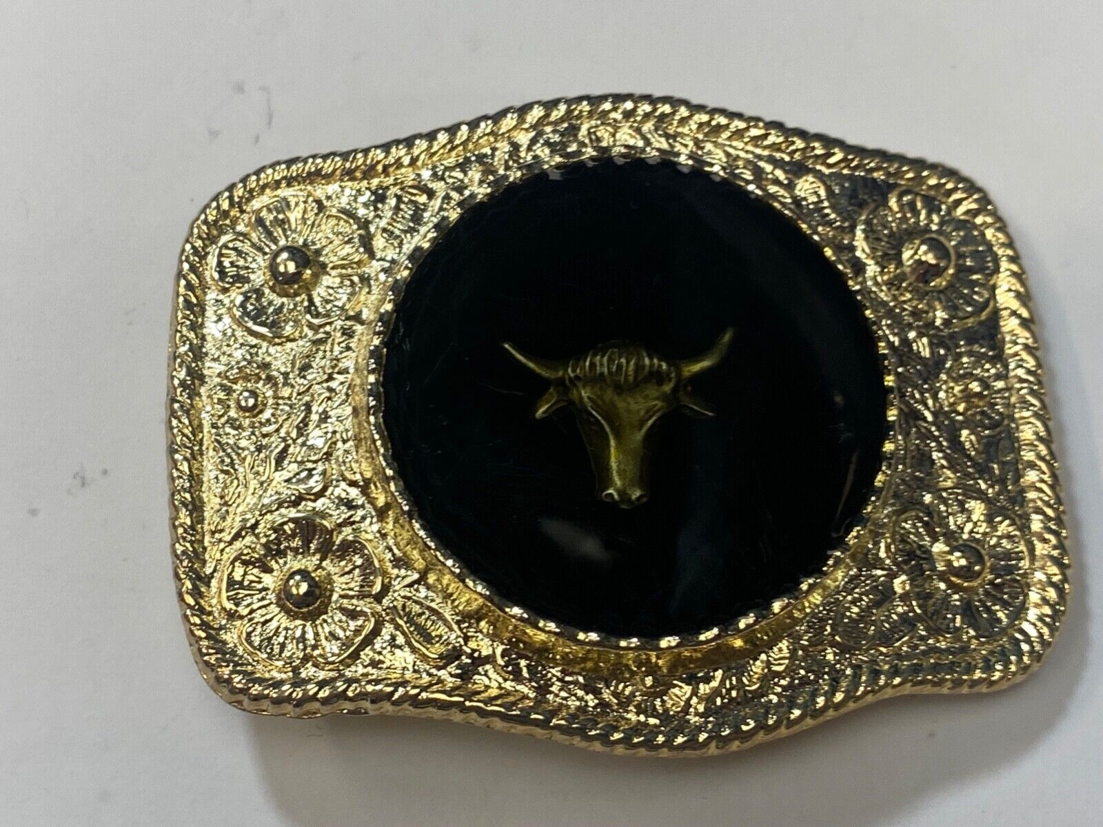 Unique Translucent centerpiece - Texas LongHorn Steer Head western belt buckle