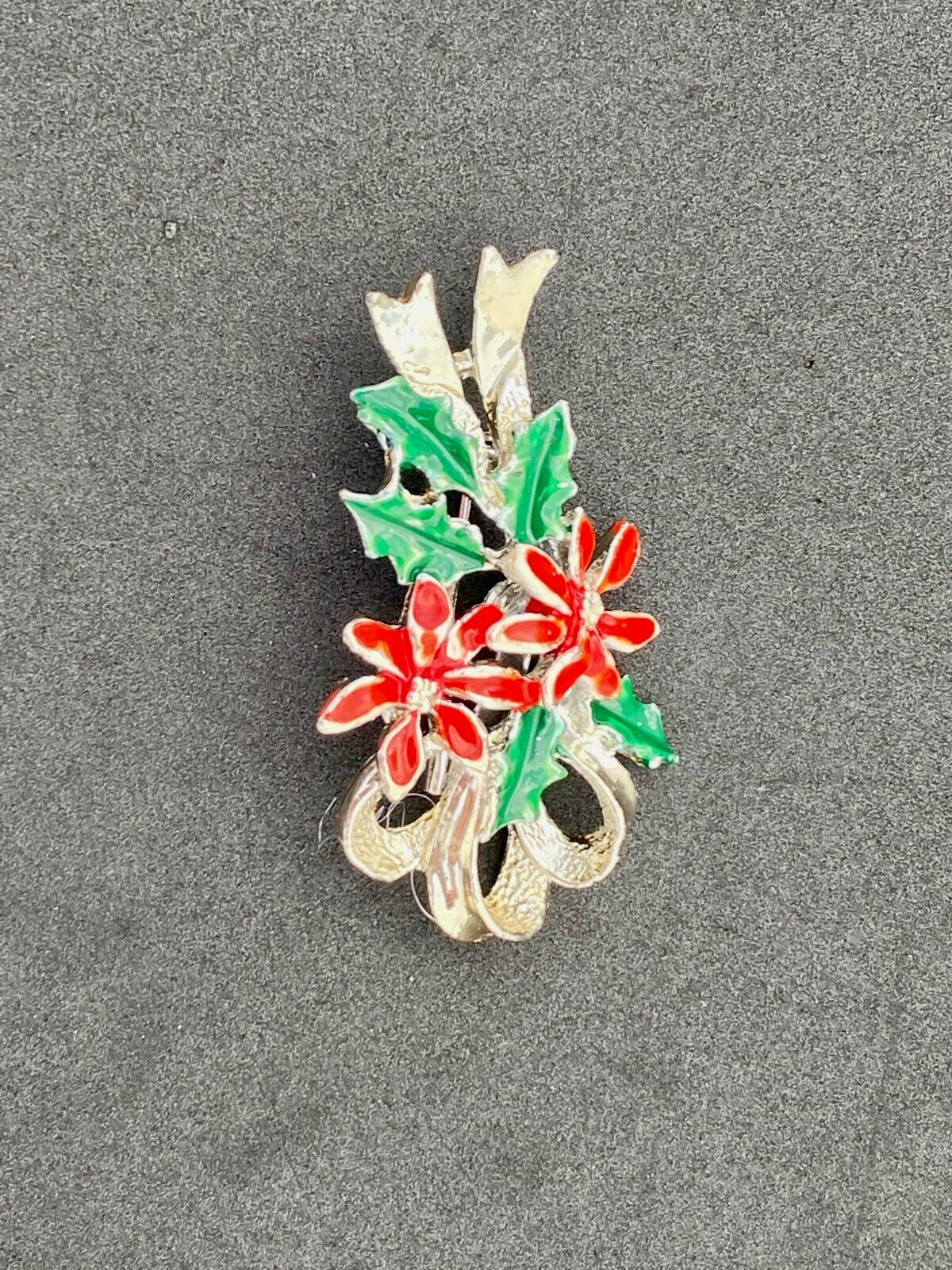 Vintage Gerry's Christmas Brooch Gold Tone Holly Leaves Flowers With Berries