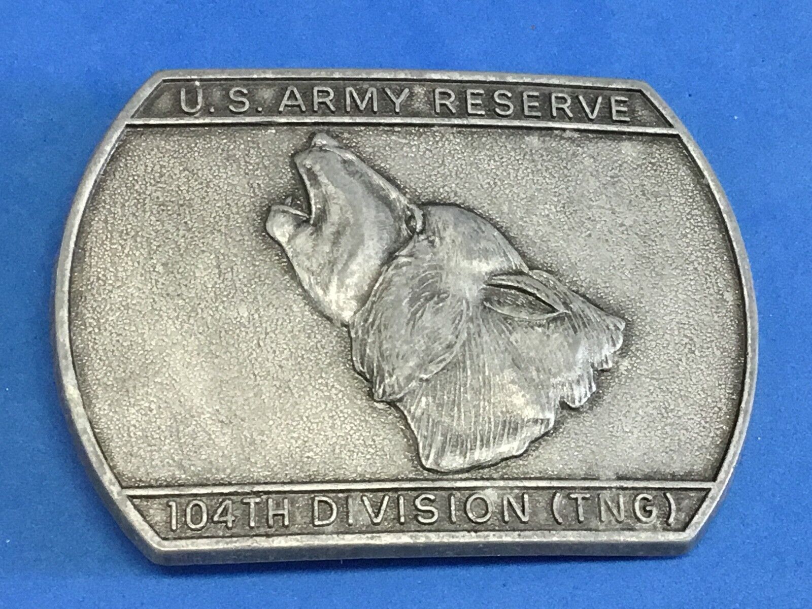 US Army Reserve 1-4th devision - TNG.     belt buckle     