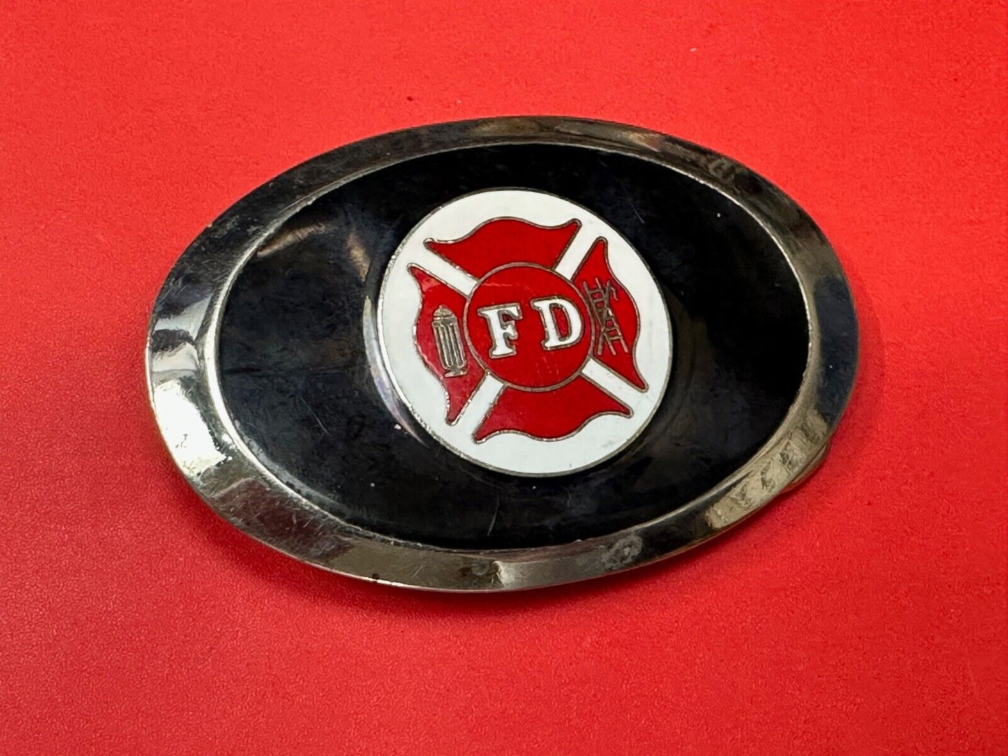 Vintage Fire Firefighter FD Hydrant Axe Ladder Black & Red Oval belt buckle