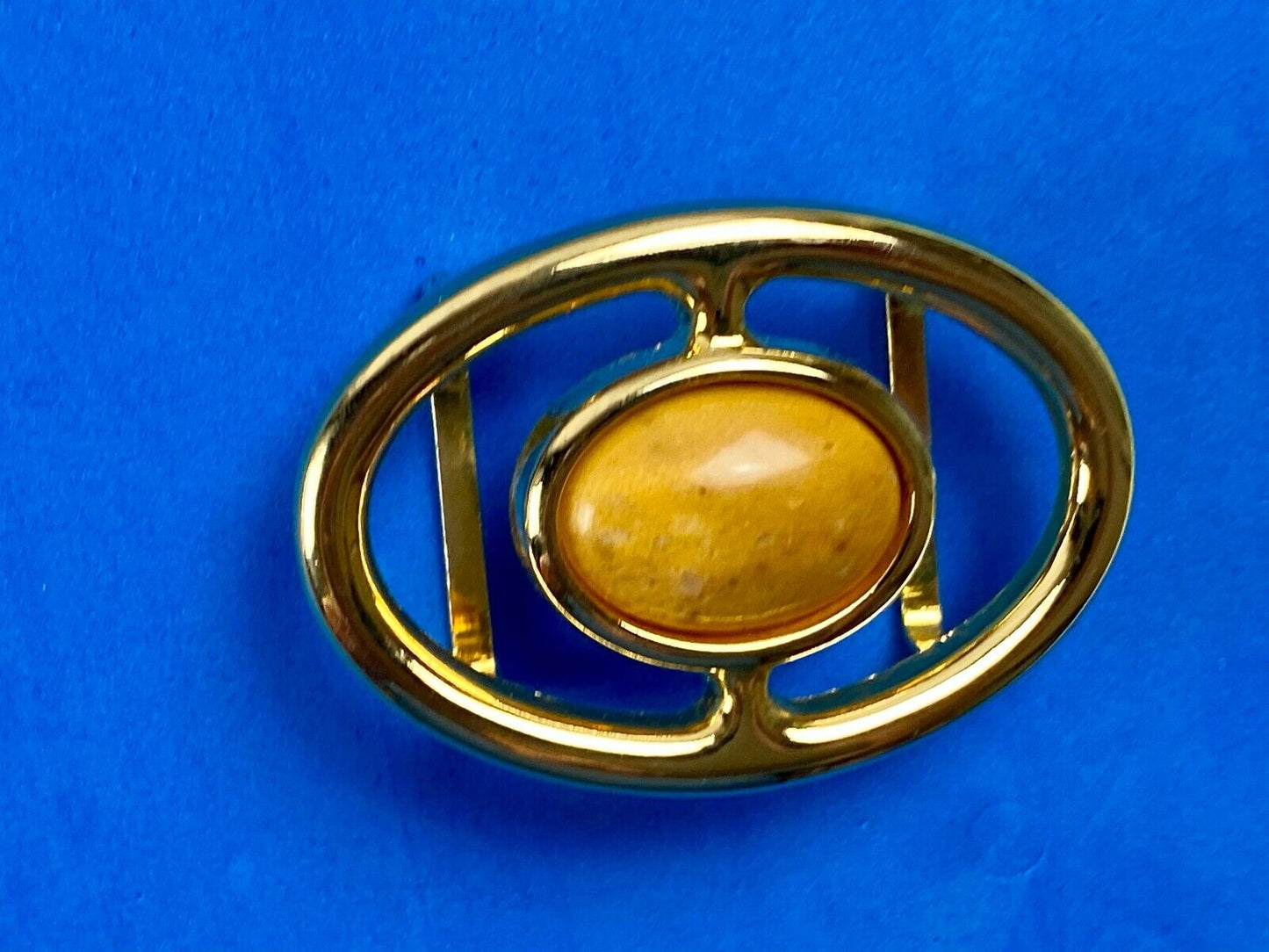 Vintage Beautiful stone centerpiece in brass belt buckle