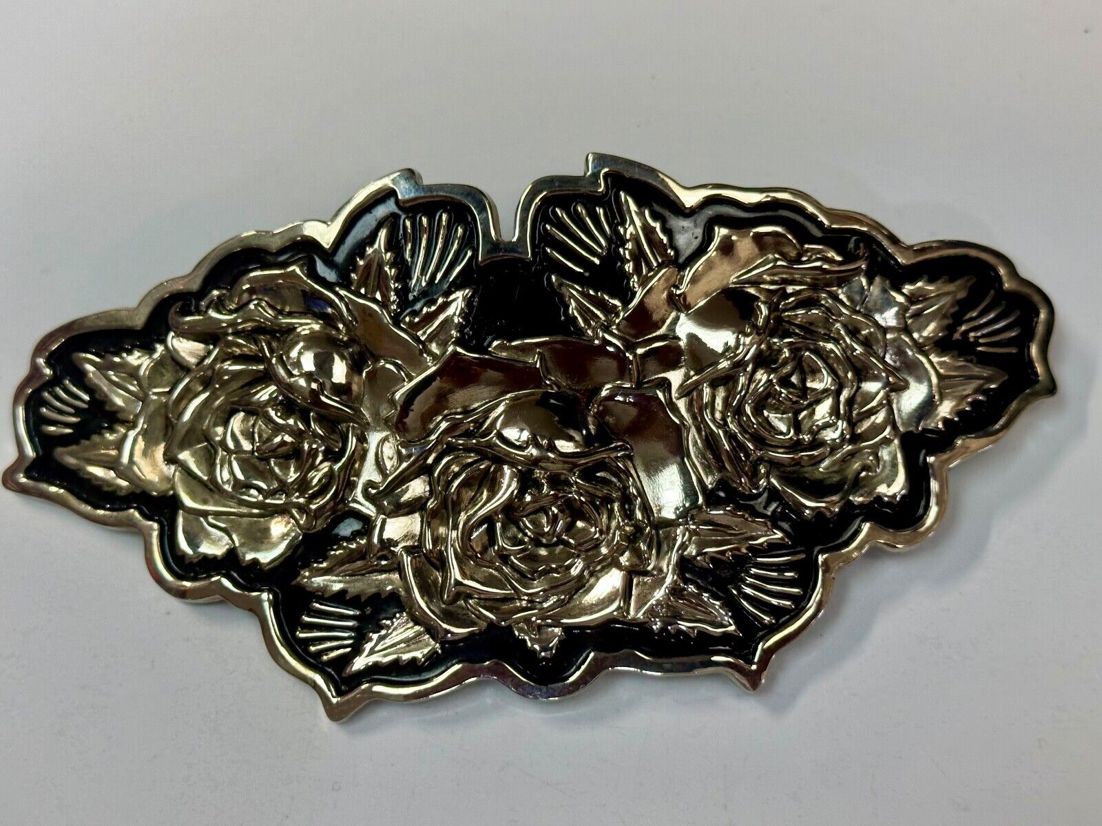 Vintage Famous Stars and Stripes Large Flowers Roses Bouquet figural Belt Buckle